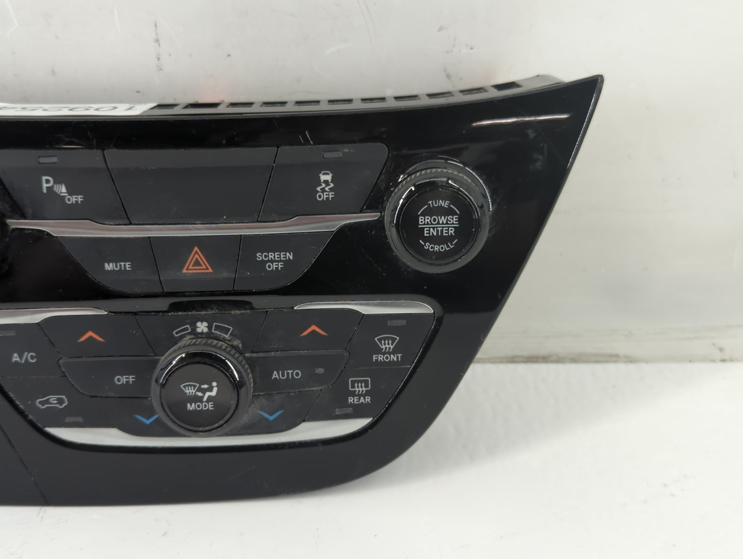 2018-2020 Chrysler Pacifica Climate Control Module Temperature AC/Heater Replacement P/N:P6EV301X8AB Fits Fits 2018 2019 202