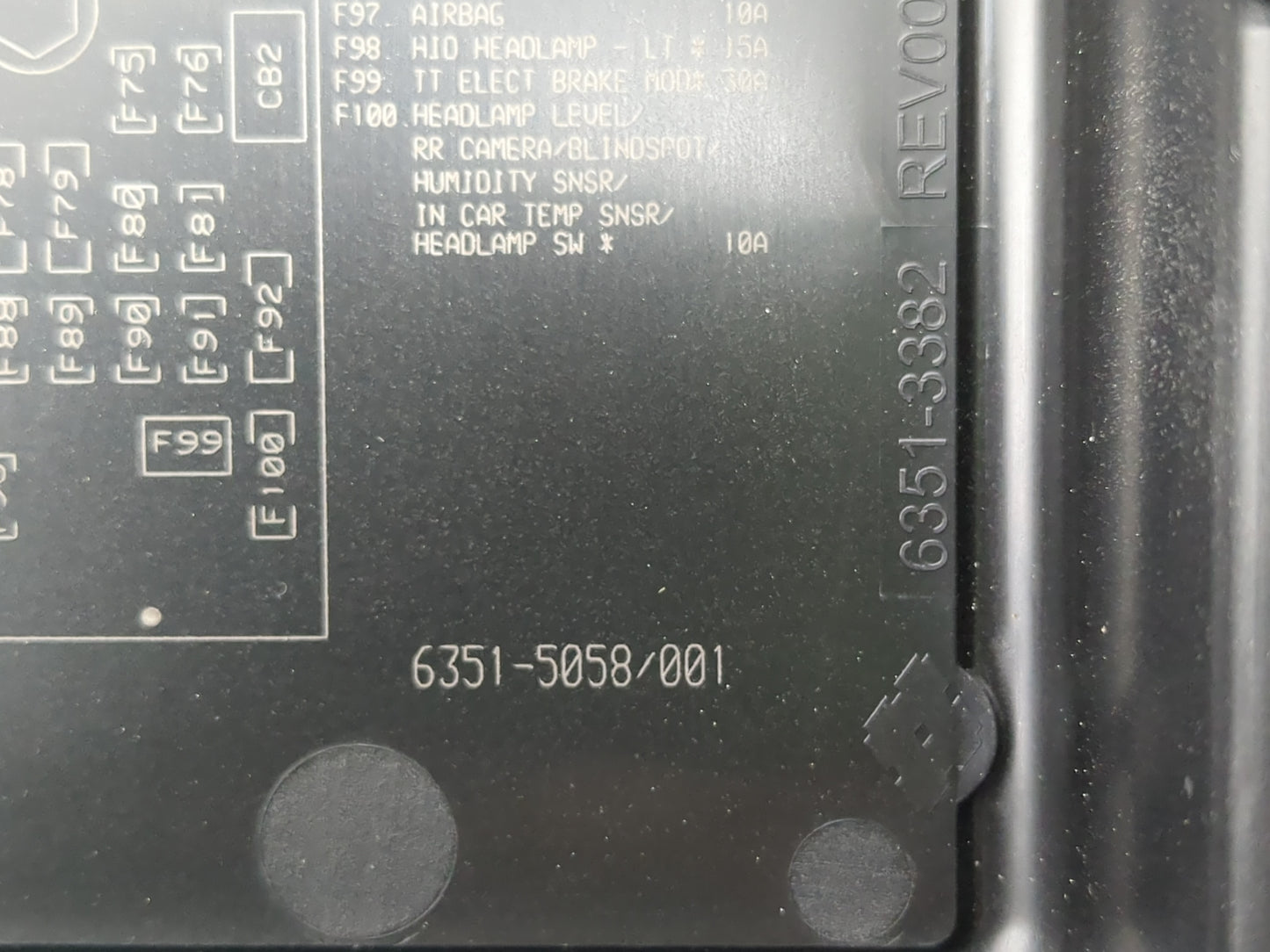 2018 Chrysler Pacifica Fusebox Fuse Box Panel Relay Module P/N:6356-5509 6351-5058-001 Fits OEM Used Auto Parts - Oemusedaut