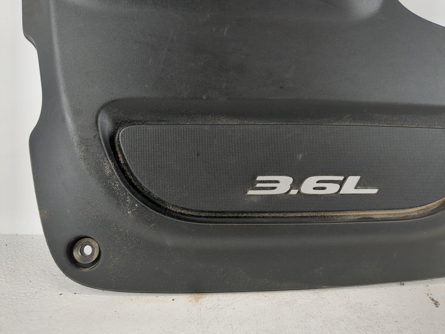 2018 Chrysler Pacifica Engine Cover - Oemusedautoparts1.com
