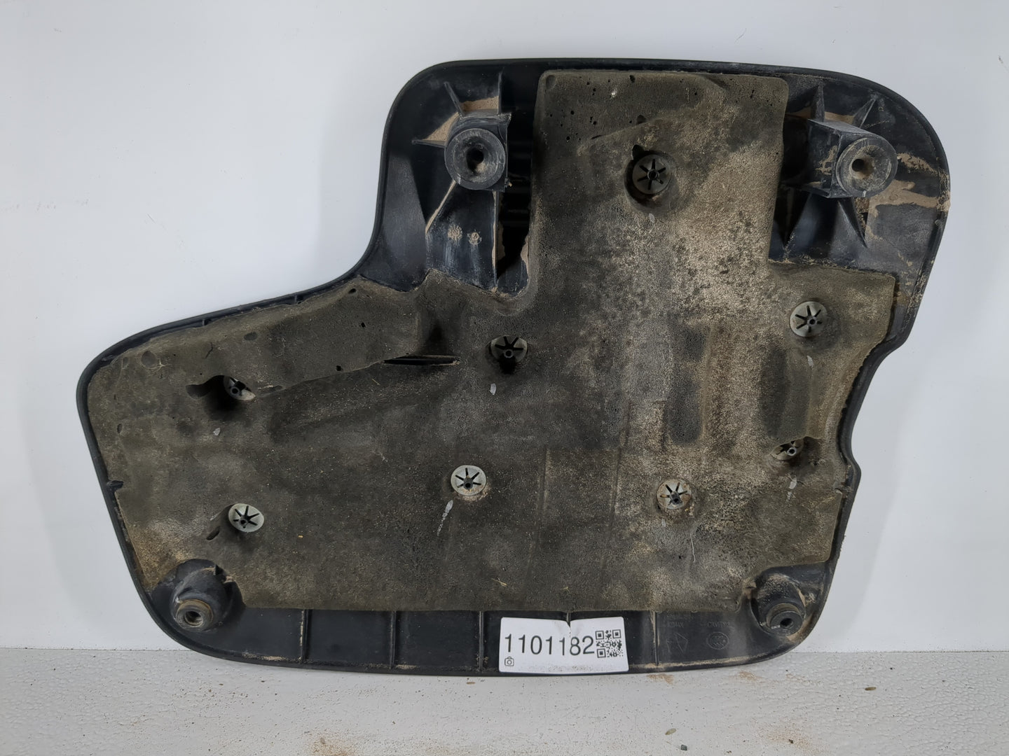 2018 Chrysler Pacifica Engine Cover - Oemusedautoparts1.com