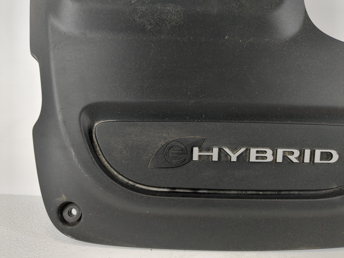 2018 Chrysler Pacifica Engine Cover - Oemusedautoparts1.com