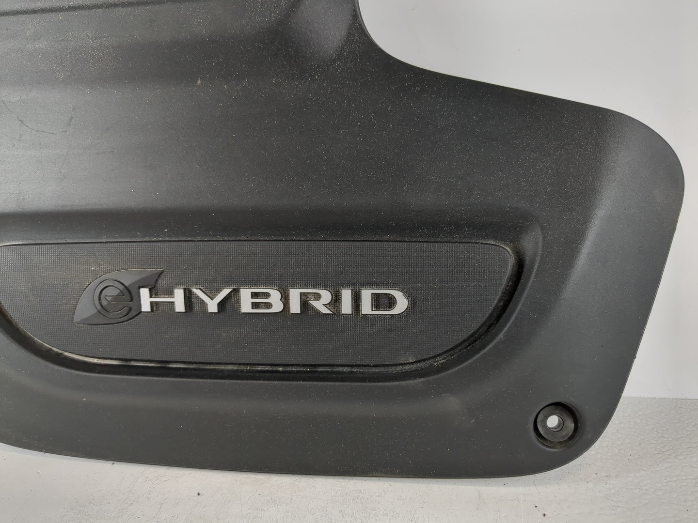 2018 Chrysler Pacifica Engine Cover - Oemusedautoparts1.com