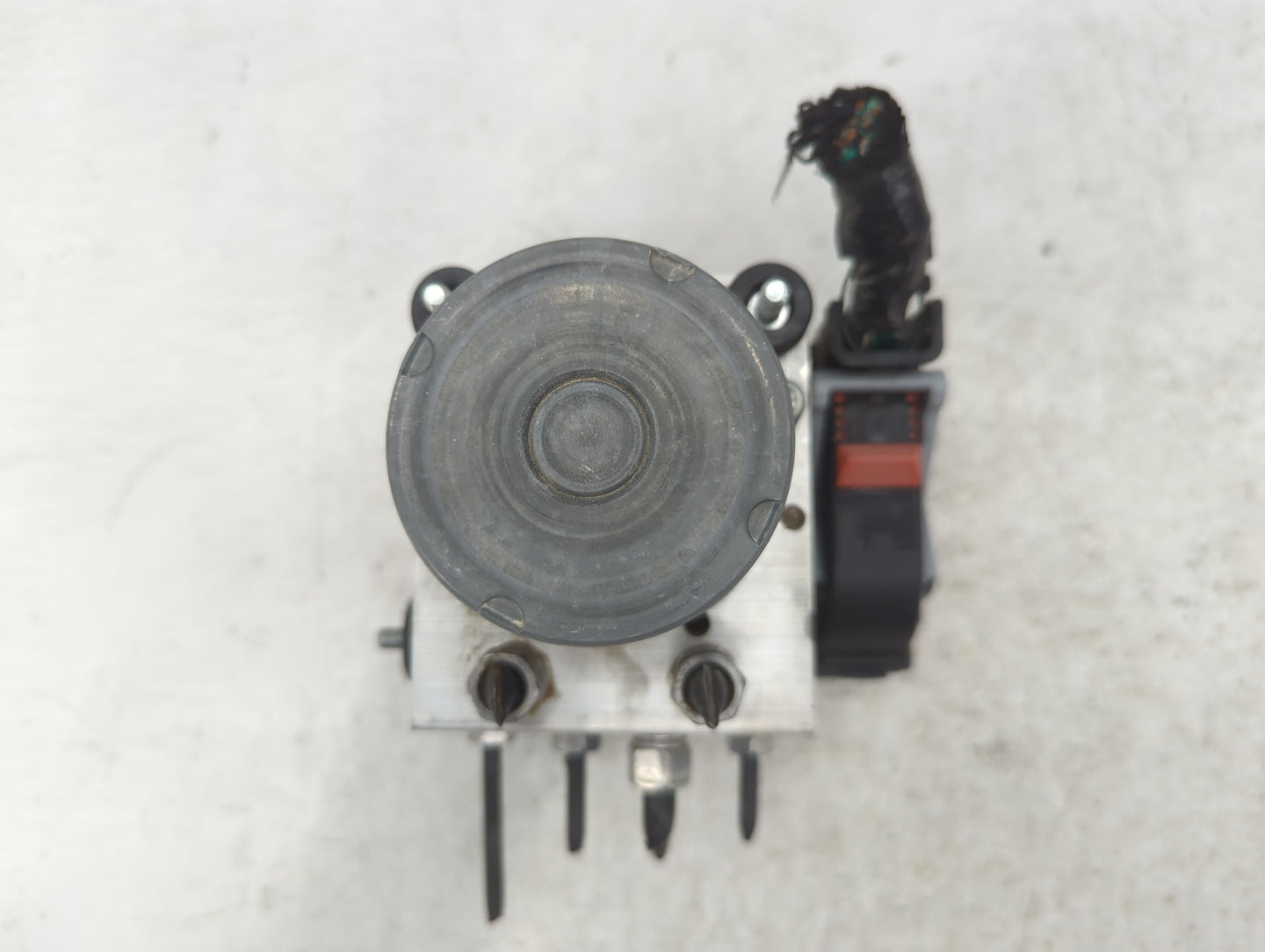 2017-2019 Chrysler Pacifica ABS Pump Control Module Replacement P/N:68352786AA Fits Fits 2017 2018 2019 OEM Used Auto Parts 