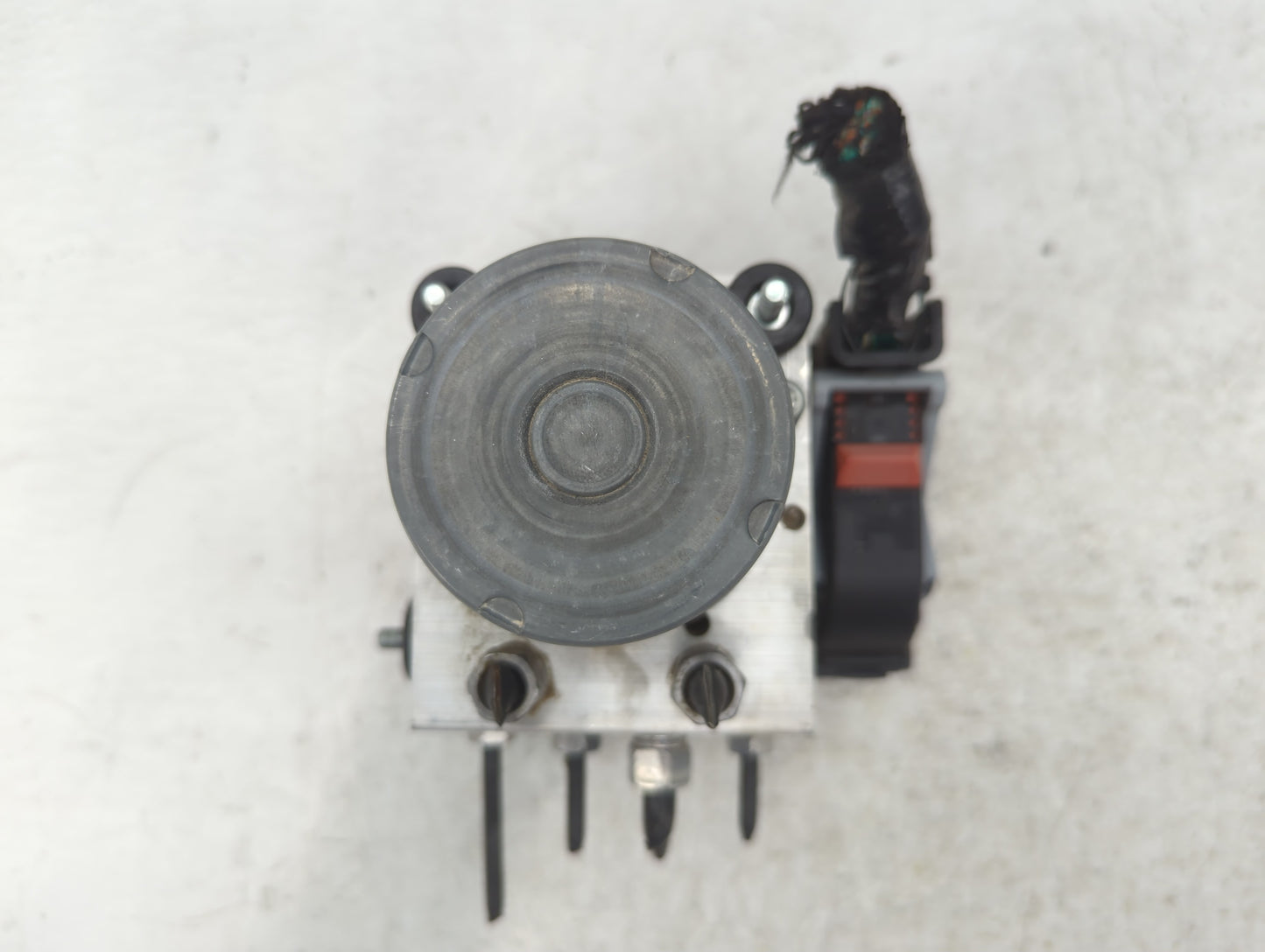 2017-2019 Chrysler Pacifica ABS Pump Control Module Replacement P/N:68352786AA Fits Fits 2017 2018 2019 OEM Used Auto Parts 