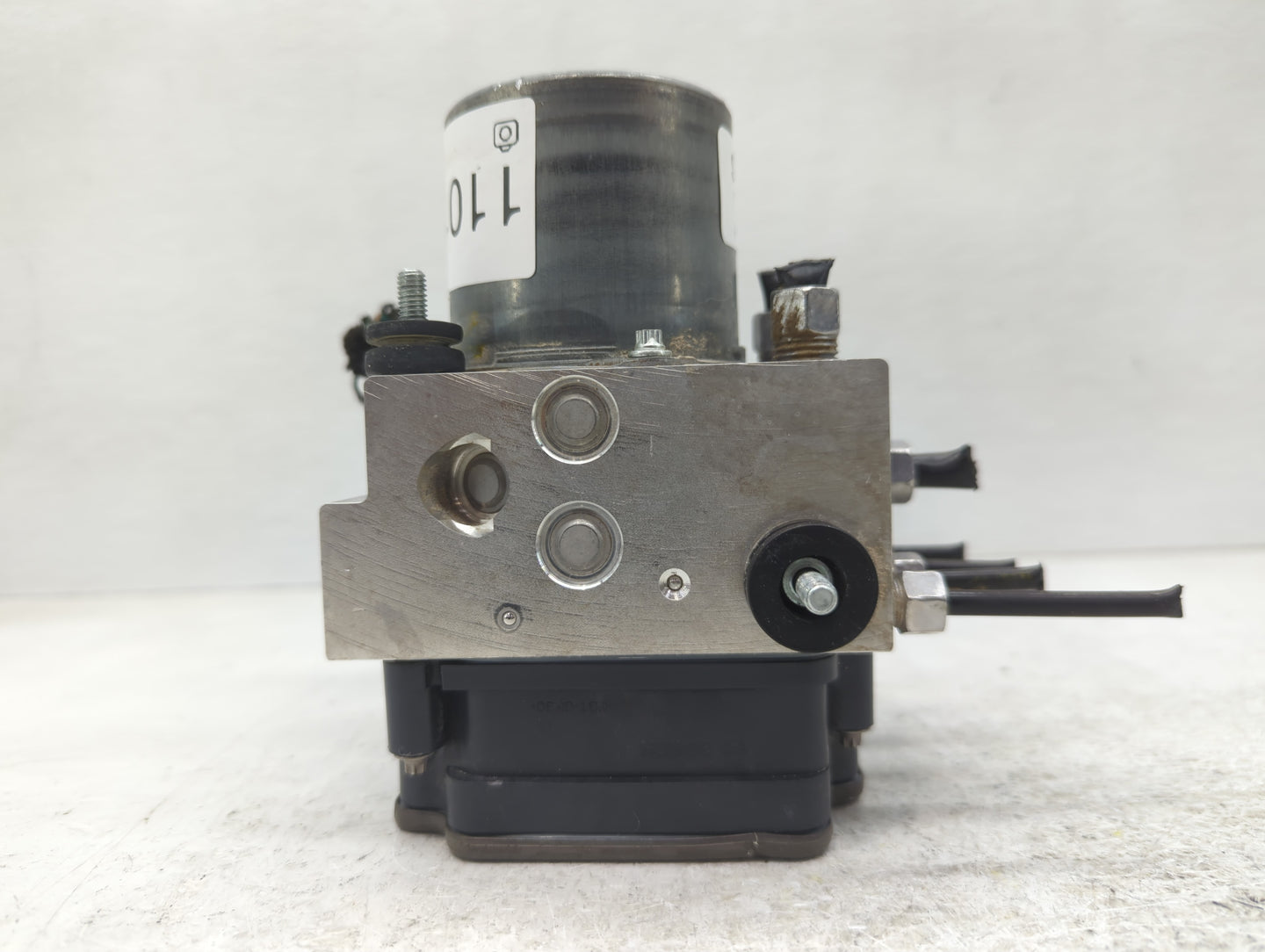 2017-2019 Chrysler Pacifica ABS Pump Control Module Replacement P/N:68352786AA Fits Fits 2017 2018 2019 OEM Used Auto Parts 