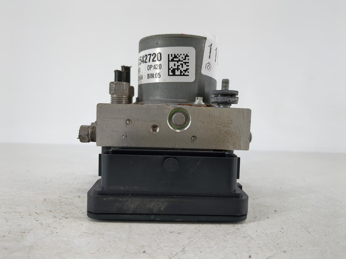 2017-2018 Chrysler Pacifica ABS Pump Control Module Replacement P/N:P68352226AA Fits Fits 2017 2018 OEM Used Auto Parts - Oe