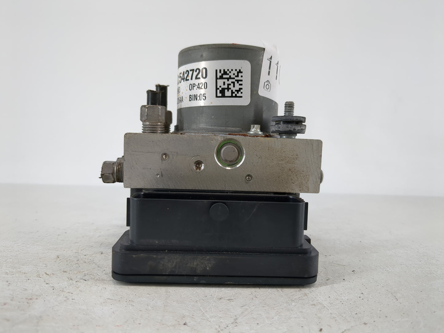 2017-2018 Chrysler Pacifica ABS Pump Control Module Replacement P/N:P68352226AA Fits Fits 2017 2018 OEM Used Auto Parts - Oe