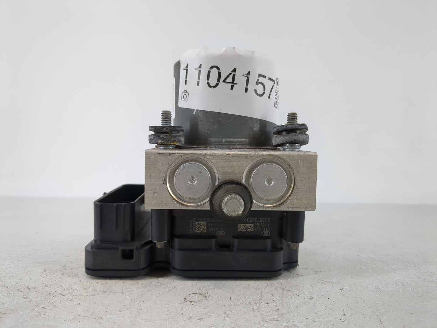2017-2018 Chrysler Pacifica ABS Pump Control Module Replacement P/N:P68352226AA Fits Fits 2017 2018 OEM Used Auto Parts - Oe