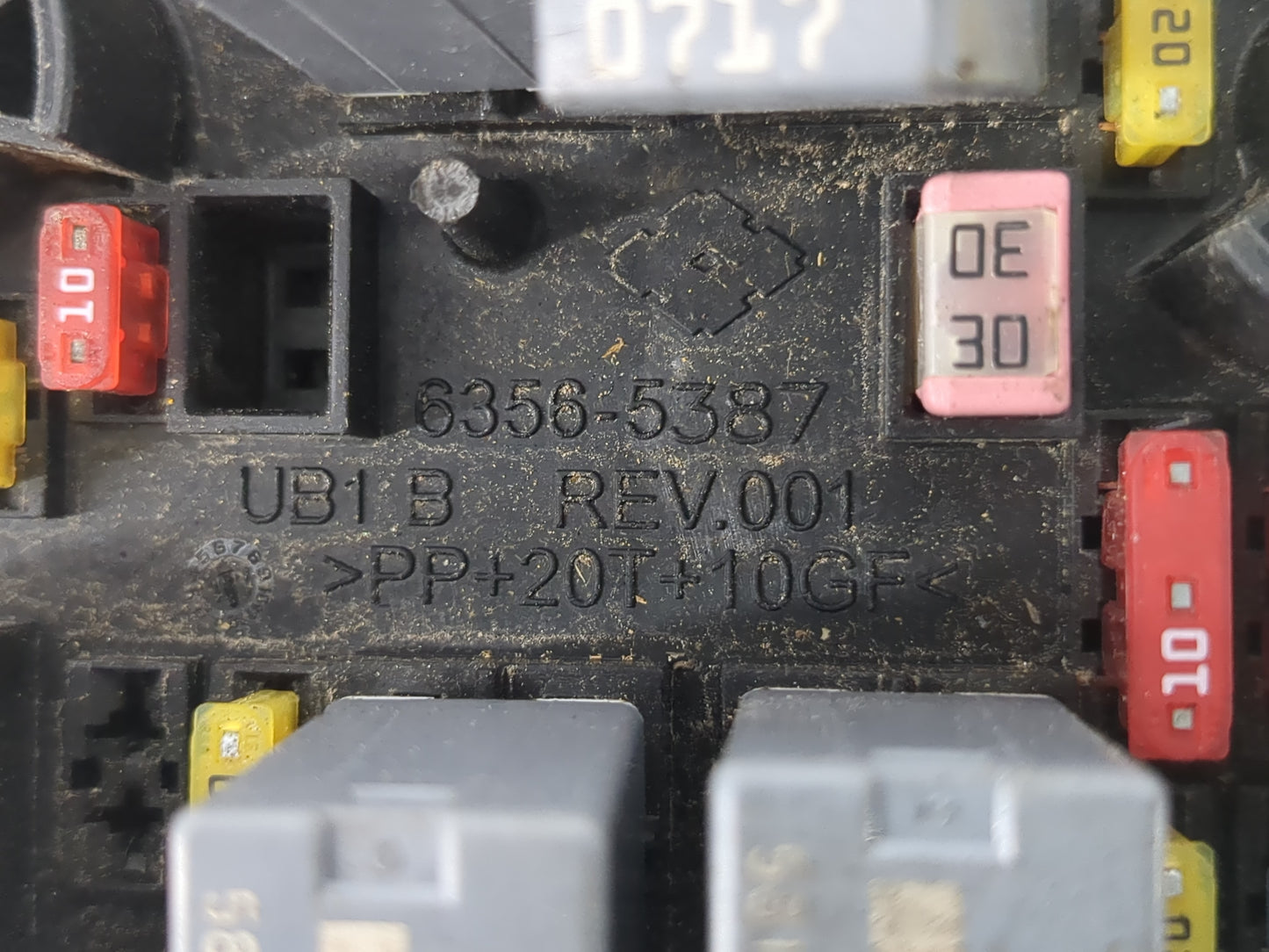 2018-2019 Chrysler Pacifica Fusebox Fuse Box Panel Relay Module P/N:6356-5387 Fits Fits 2018 2019 OEM Used Auto Parts - Oemu