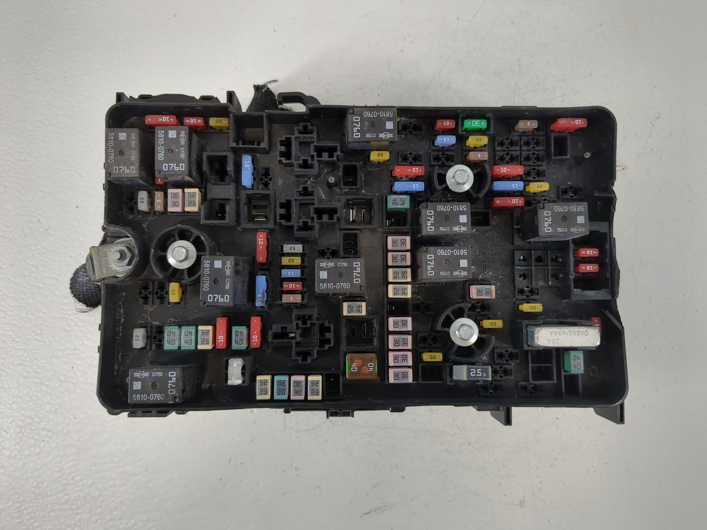2018 Chrysler Pacifica Fusebox Fuse Box Panel Relay Module P/N:6356-5500 Fits OEM Used Auto Parts - Oemusedautoparts1.com