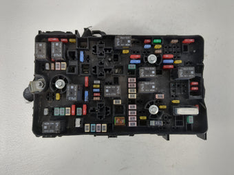 compare product 2018 Chrysler Pacifica Fusebox Fuse Box Panel Relay Module P/N:6356-5500 Fits OEM Used Auto Parts