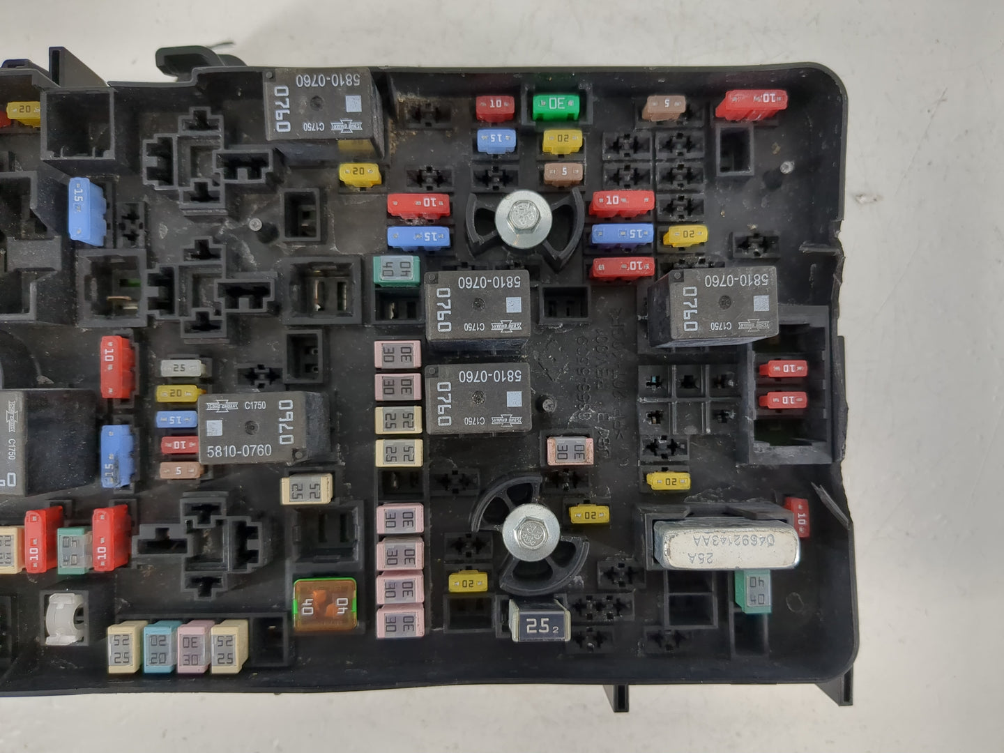 2018 Chrysler Pacifica Fusebox Fuse Box Panel Relay Module P/N:6356-5500 Fits OEM Used Auto Parts - Oemusedautoparts1.com