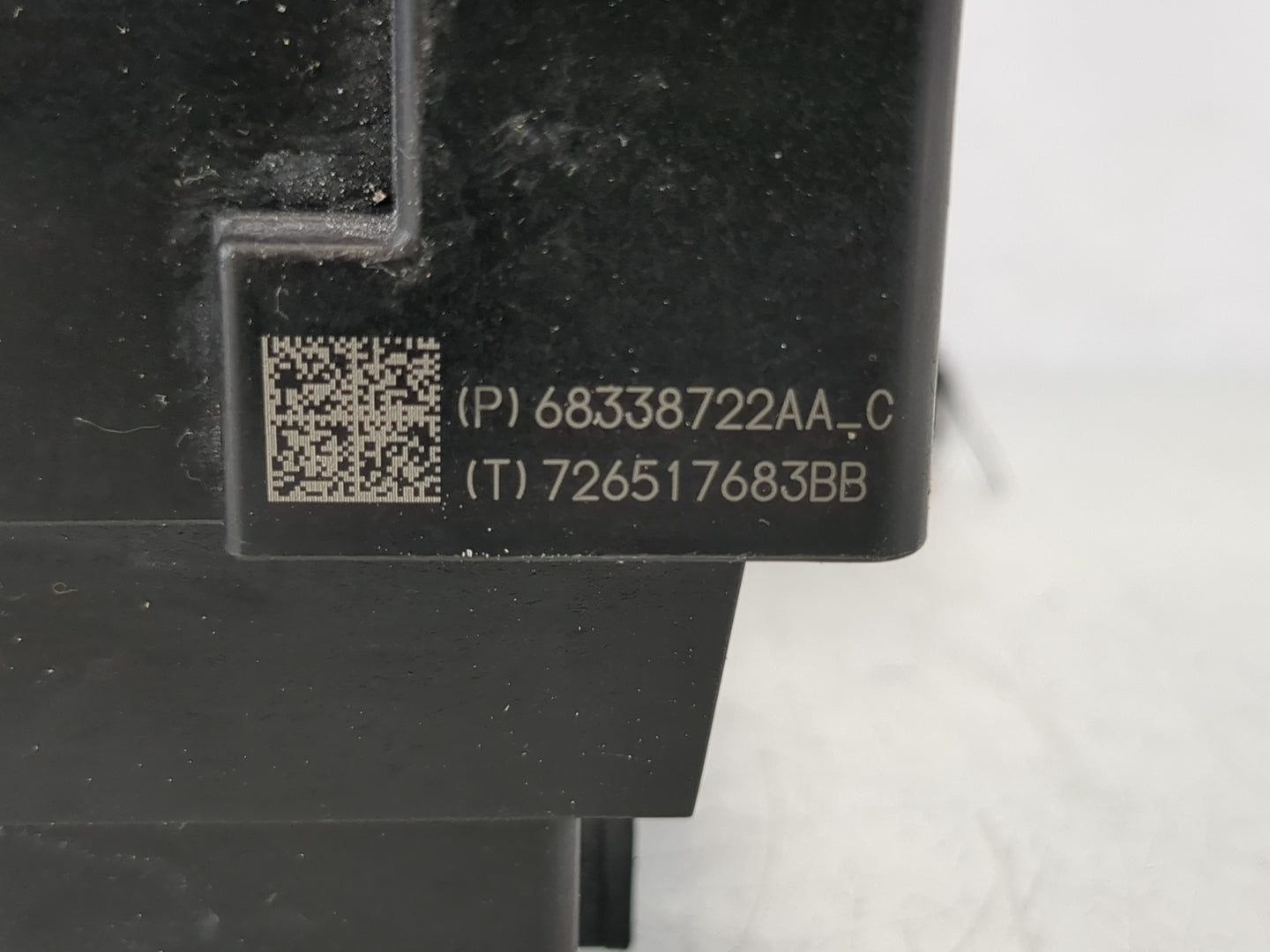 2018 Chrysler Pacifica Fusebox Fuse Box Panel Relay Module P/N:6356-5500 Fits OEM Used Auto Parts - Oemusedautoparts1.com
