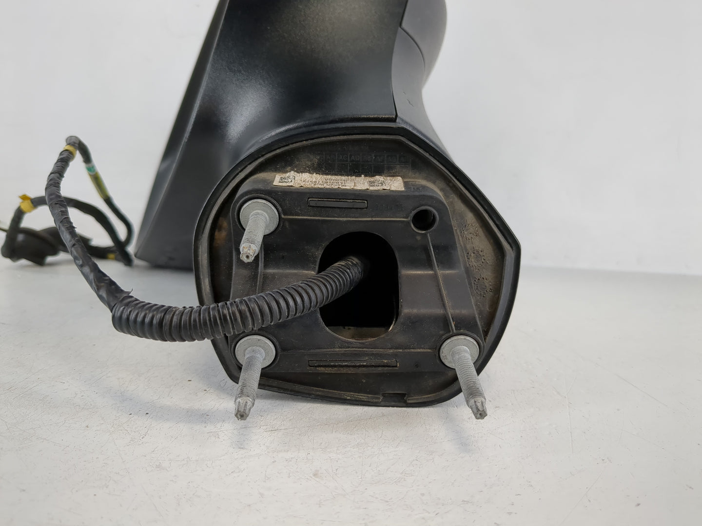2017-2019 Chrysler Pacifica Driver Side View Mirror - Left Door Mirror OEM Used - Oemusedautoparts1.com