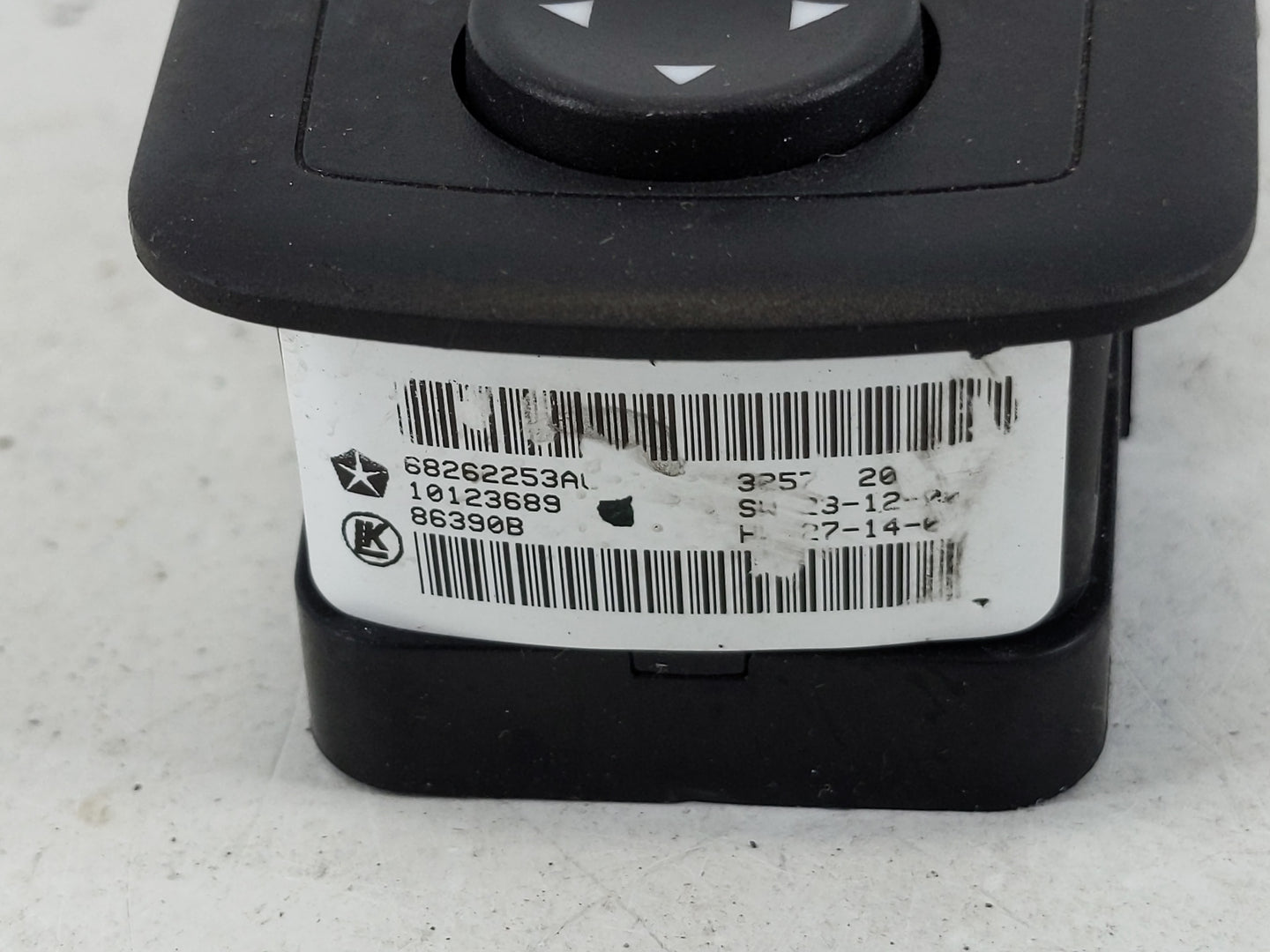2017-2022 Chrysler Pacifica Master Power Window Switch Replacement Driver Side Left P/N:68262253AC Fits OEM Used Auto Parts 