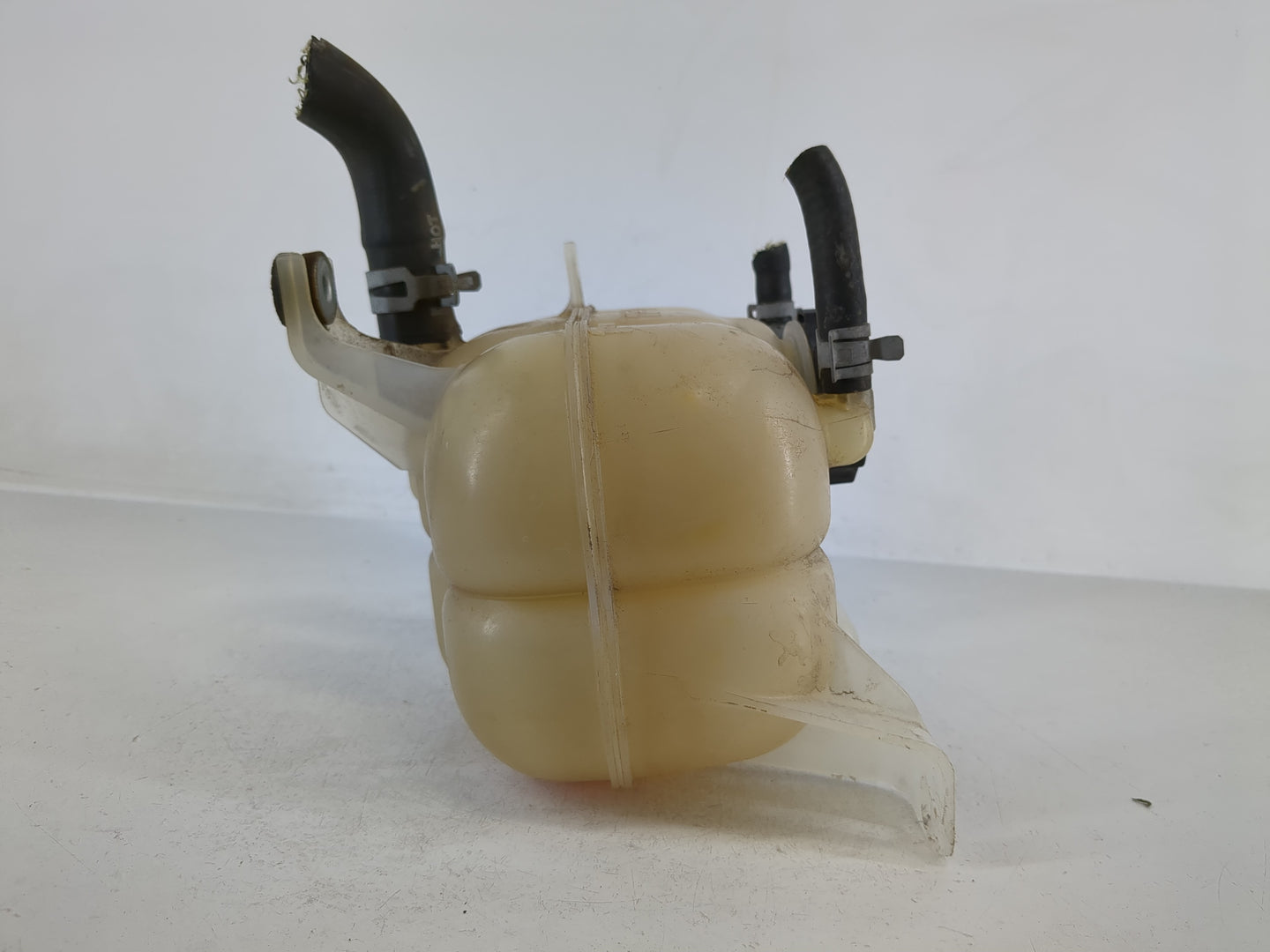 Chrysler Pacifica Windshield Washer Fluid Reservoir Bottle Oem - Oemusedautoparts1.com