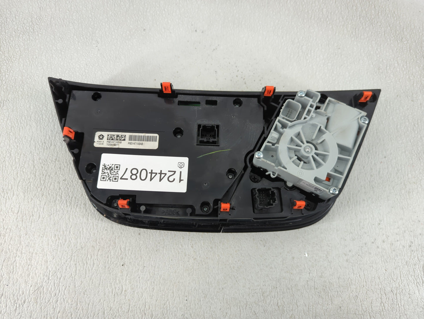 2018-2020 Chrysler Pacifica Climate Control Module Temperature AC/Heater Replacement P/N:P6EV471X8AB Fits Fits 2018 2019 202