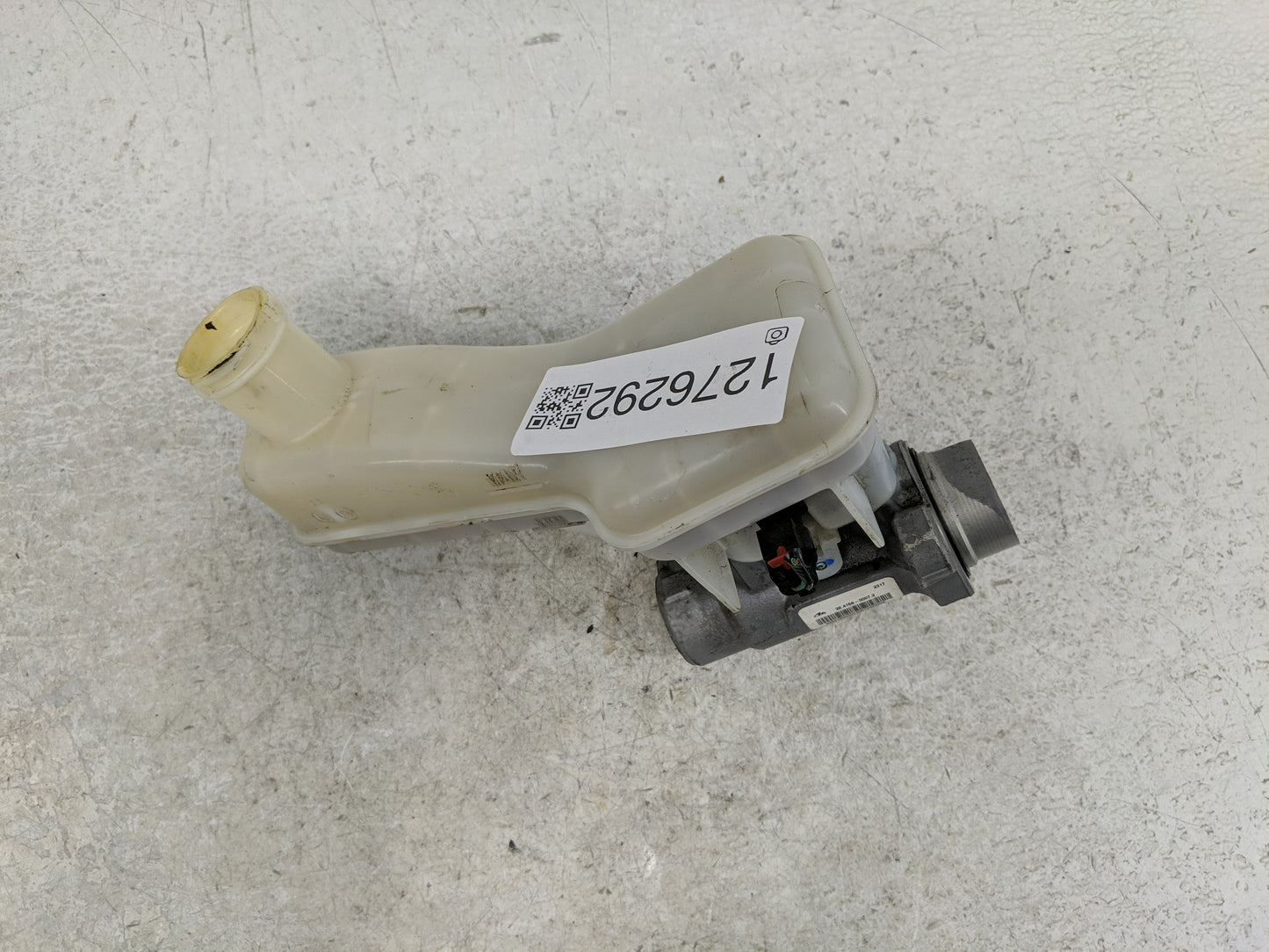 2017-2022 Chrysler Pacifica Brake Master Cylinder - Oemusedautoparts1.com