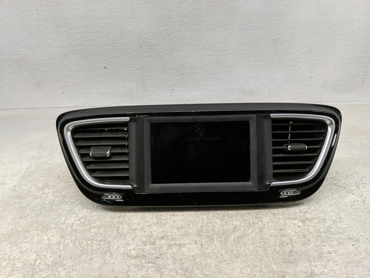 2018 Chrysler Pacifica Radio AM FM Cd Player Receiver Replacement Fits OEM Used Auto Parts - Oemusedautoparts1.com