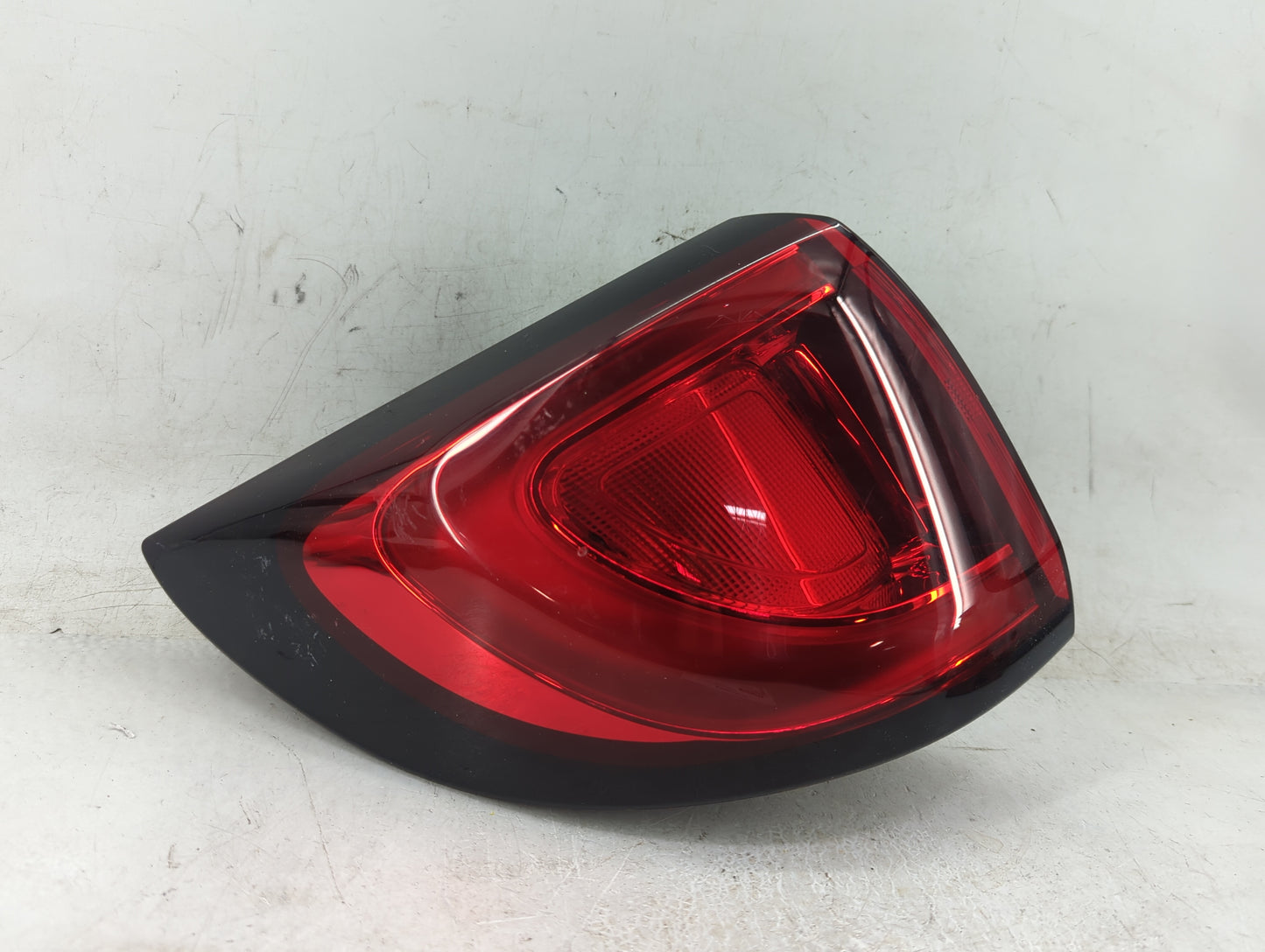 2017-2020 Chrysler Pacifica Tail Light Assembly Driver Left OEM P/N:68229027AE Fits Fits 2017 2018 2019 2020 OEM Used Auto P