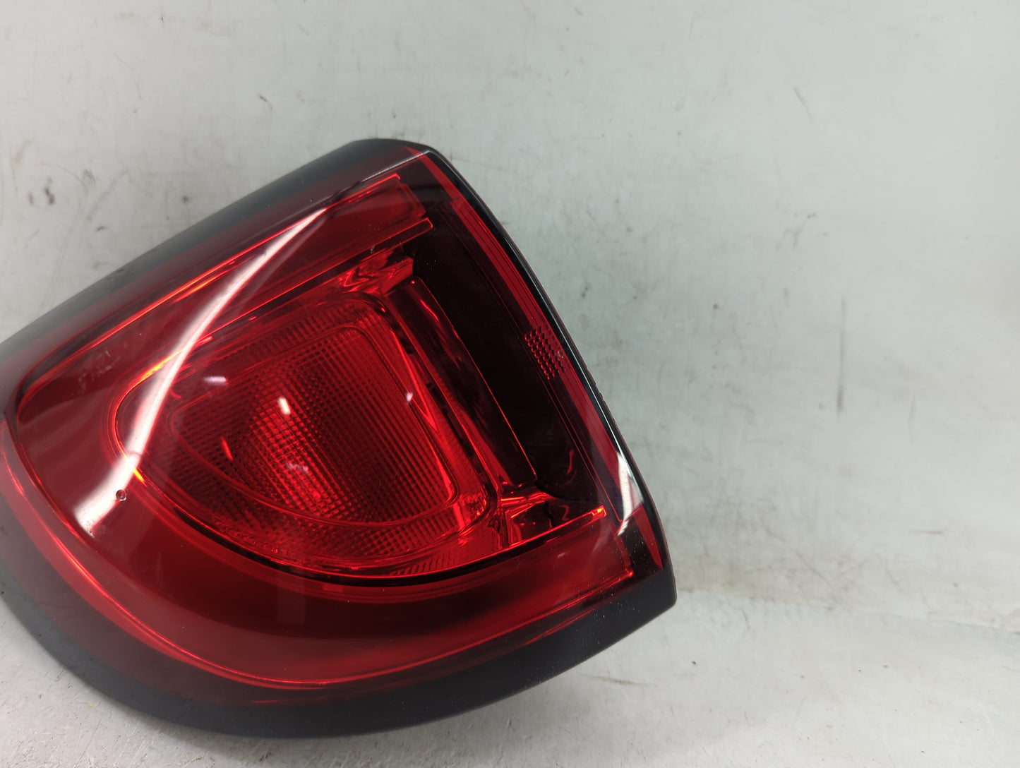 2017-2020 Chrysler Pacifica Tail Light Assembly Driver Left OEM P/N:68229027AE Fits Fits 2017 2018 2019 2020 OEM Used Auto P