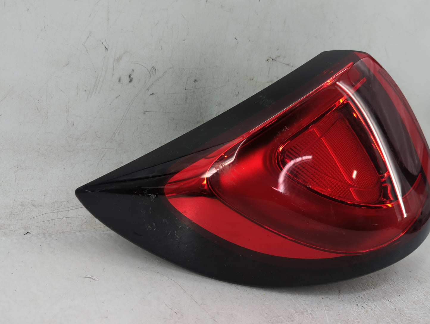 2017-2020 Chrysler Pacifica Tail Light Assembly Driver Left OEM P/N:68229027AE Fits Fits 2017 2018 2019 2020 OEM Used Auto P