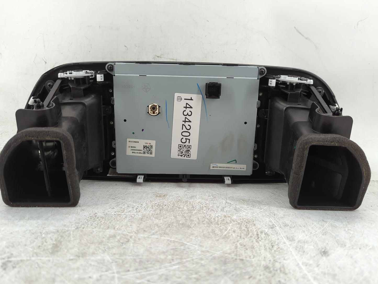 2017-2018 Chrysler Pacifica Radio AM FM Cd Player Receiver Replacement P/N:P68316176AB BGM96101OO Fits Fits 2017 2018 OEM Us
