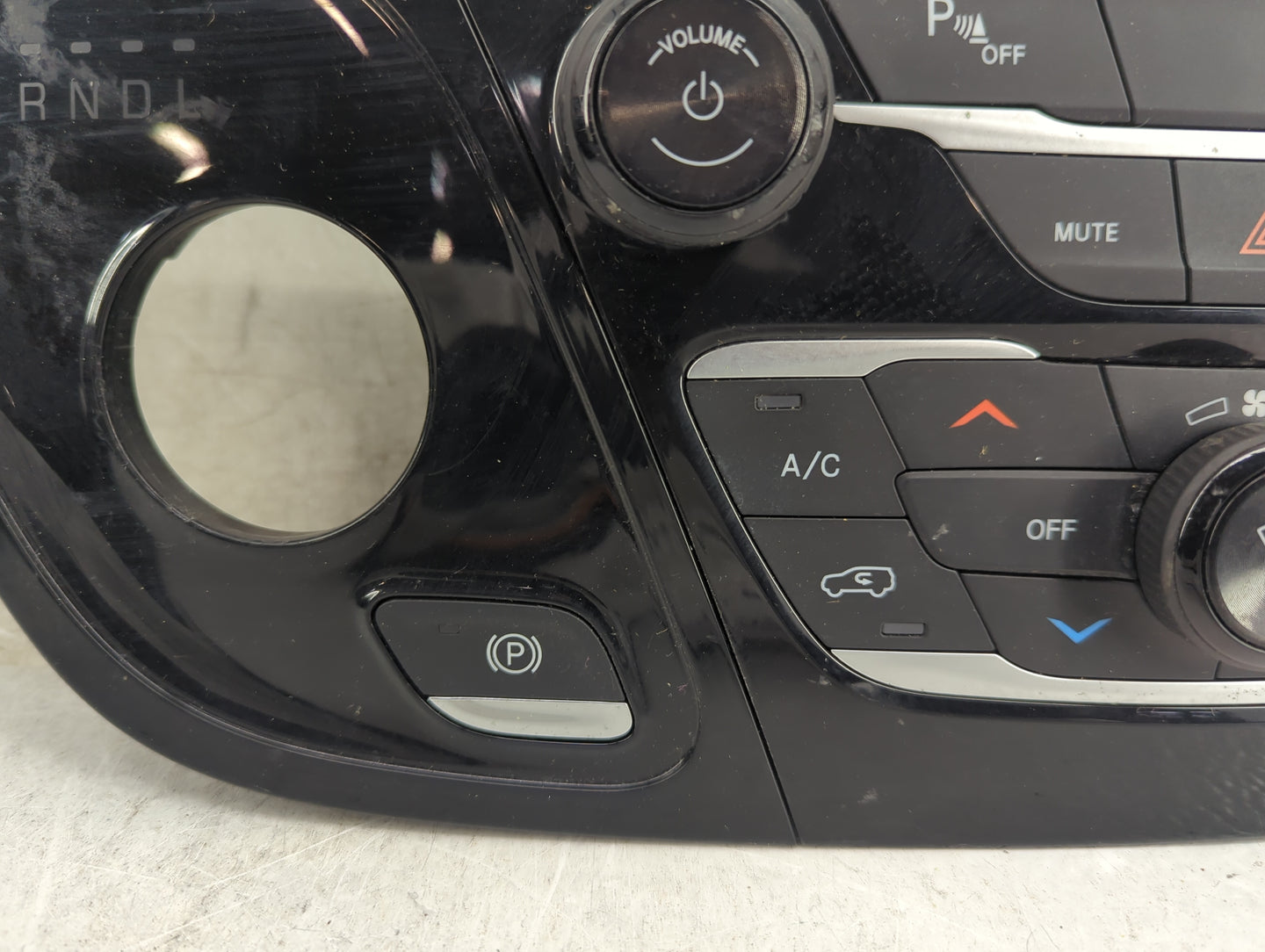 2017 Chrysler Pacifica Climate Control Module Temperature AC/Heater Replacement P/N:P6EV241X8AB Fits OEM Used Auto Parts - O