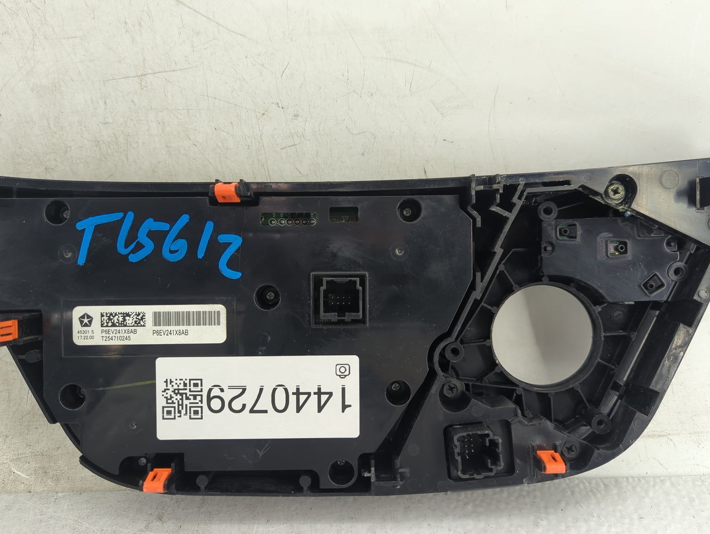 2017 Chrysler Pacifica Climate Control Module Temperature AC/Heater Replacement P/N:P6EV241X8AB Fits OEM Used Auto Parts - O