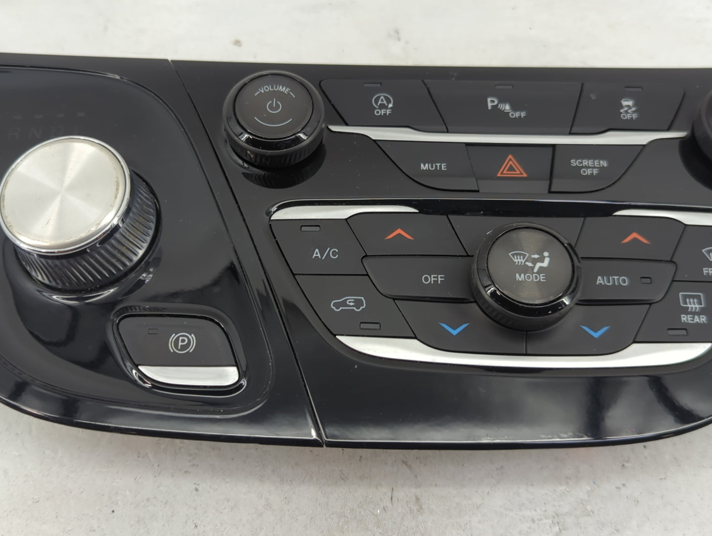 2017 Chrysler Pacifica Climate Control Module Temperature AC/Heater Replacement P/N:P6EV471X8AB Fits OEM Used Auto Parts - O