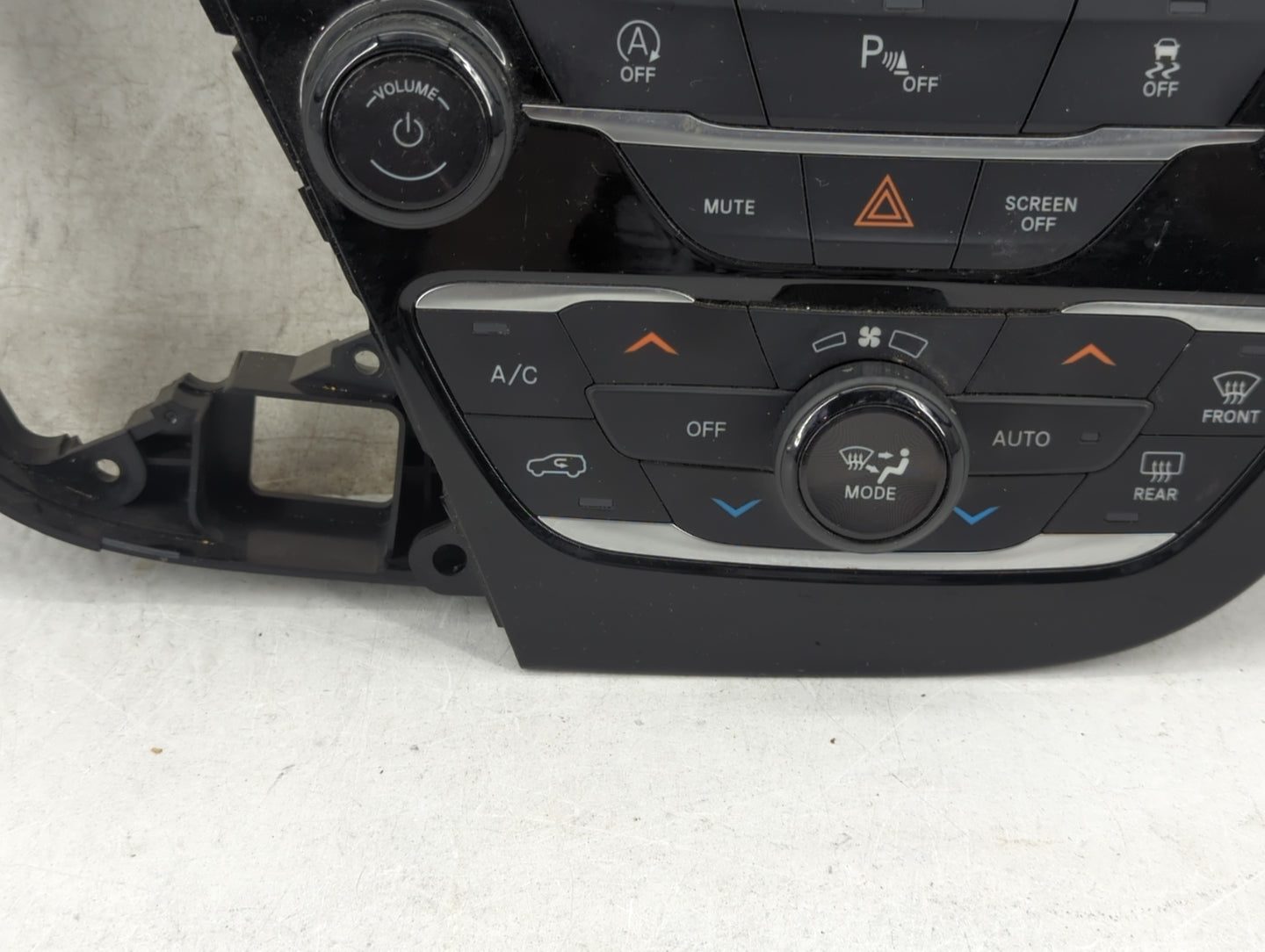 2018-2020 Chrysler Pacifica Climate Control Module Temperature AC/Heater Replacement P/N:P6EV471X8AB Fits Fits 2018 2019 202