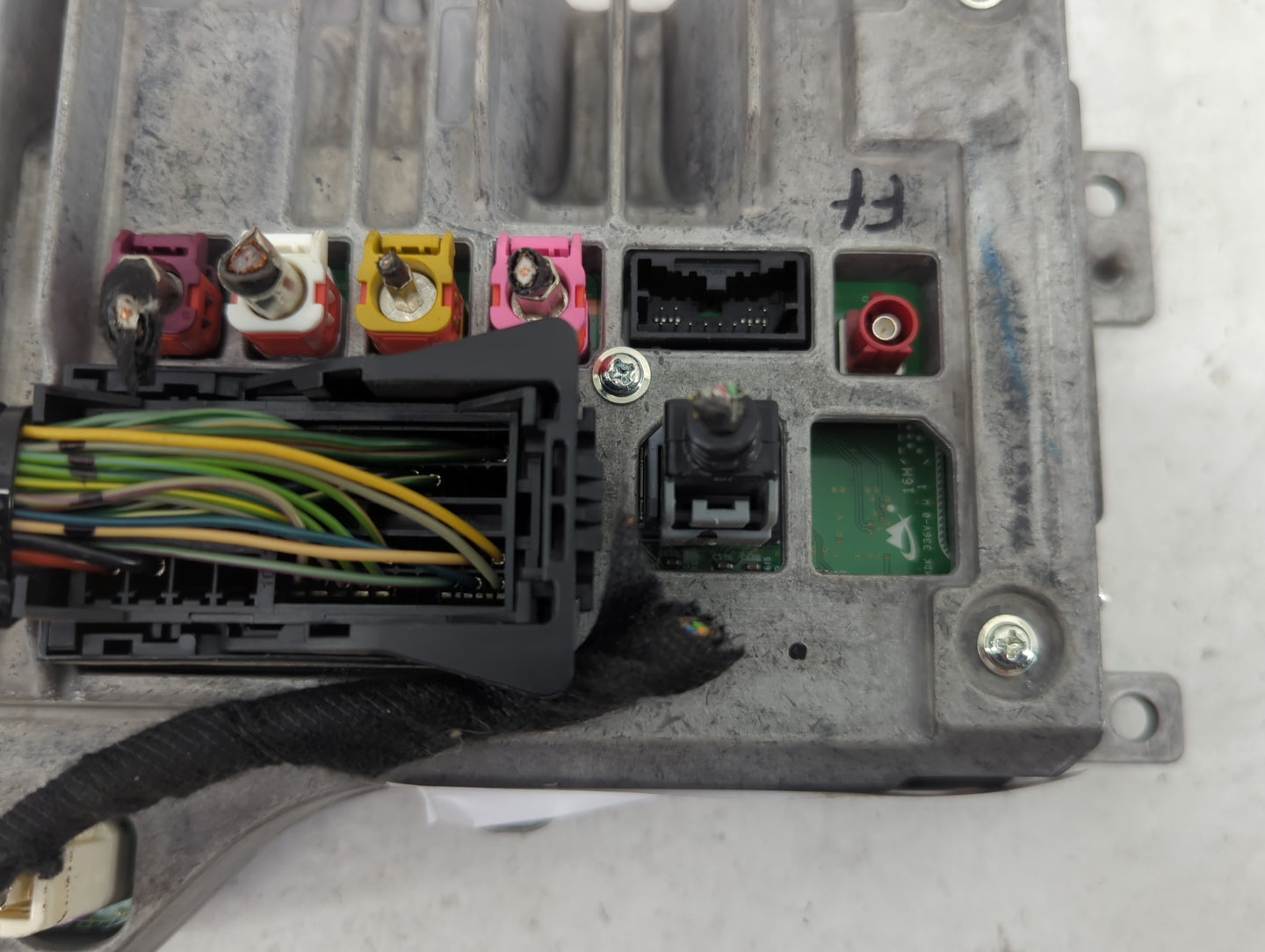 2018 Chrysler Pacifica Radio Speaker Amplifier - Oemusedautoparts1.com