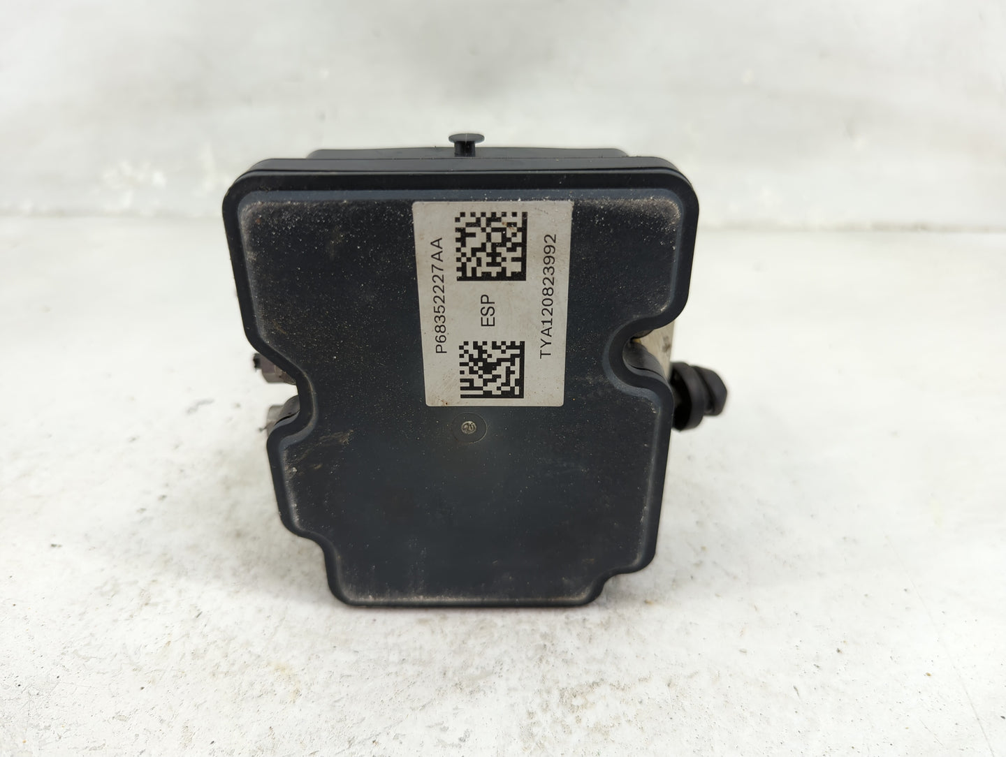 2017-2018 Chrysler Pacifica ABS Pump Control Module Replacement P/N:P68352227AA TYA120823992 Fits Fits 2017 2018 OEM Used Au