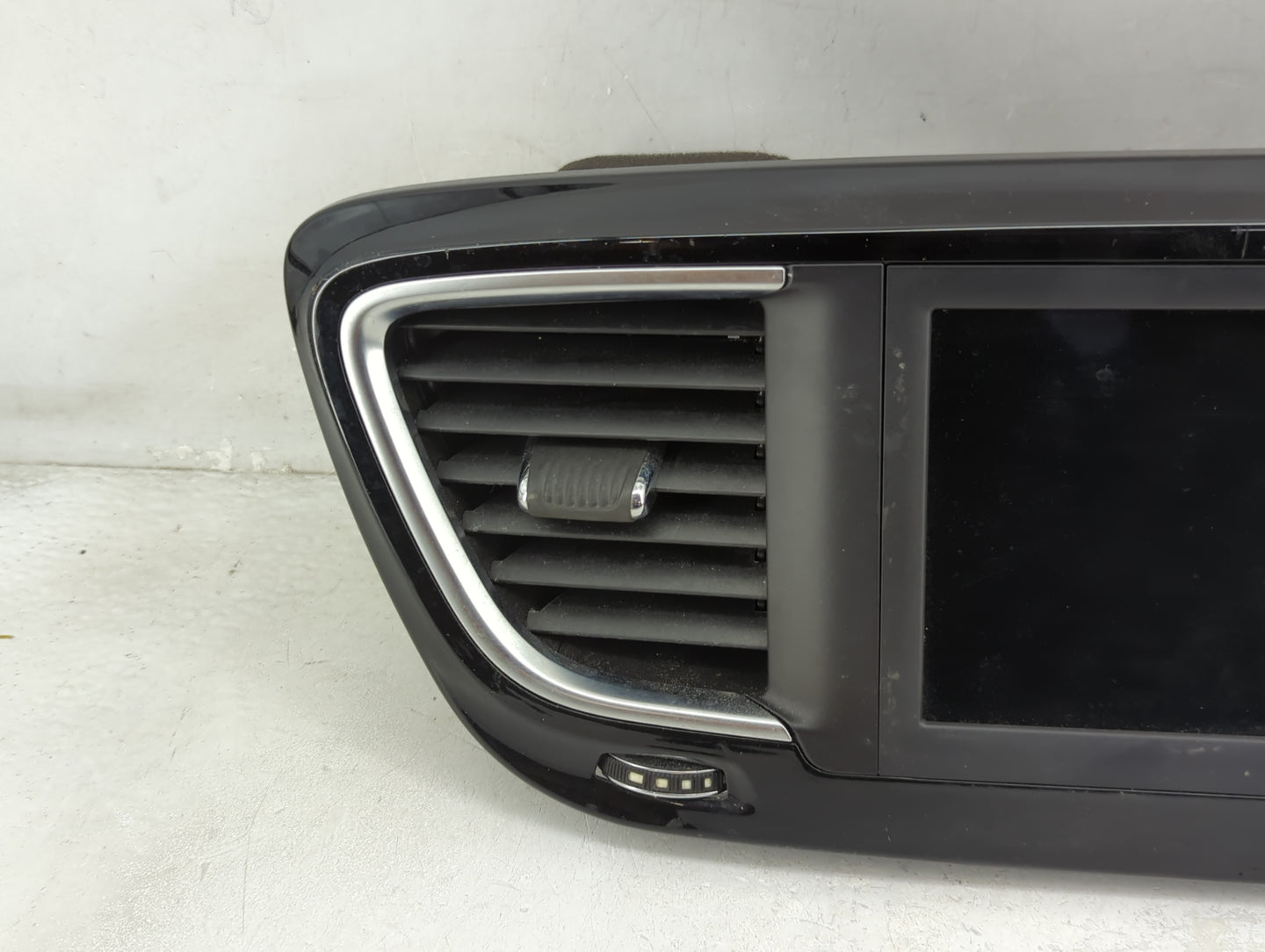 2018 Chrysler Pacifica Information Display Screen Black - Oemusedautoparts1.com