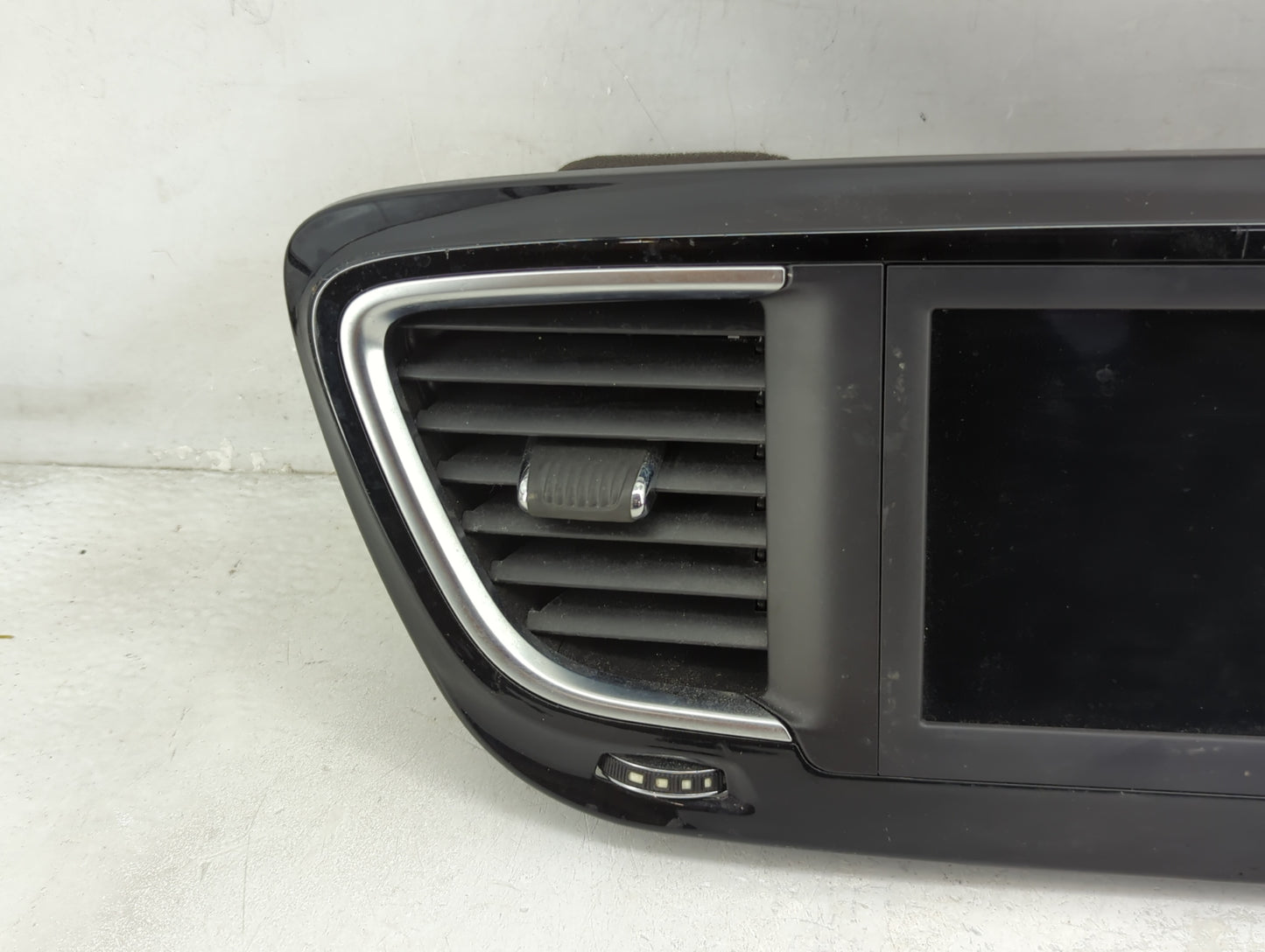 2018 Chrysler Pacifica Information Display Screen Black - Oemusedautoparts1.com