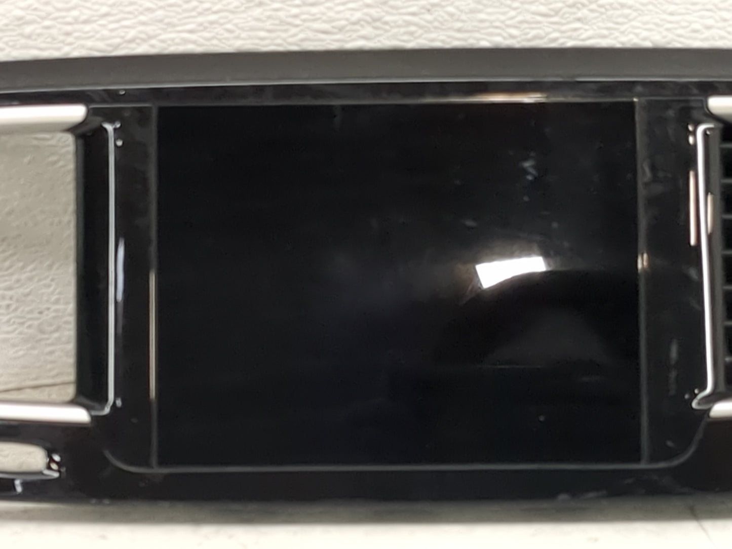 2018-2020 Chrysler Pacifica Information Display Screen - Oemusedautoparts1.com