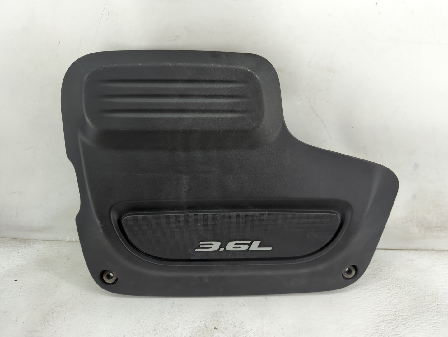 2018 Chrysler Pacifica Engine Cover Black - Oemusedautoparts1.com