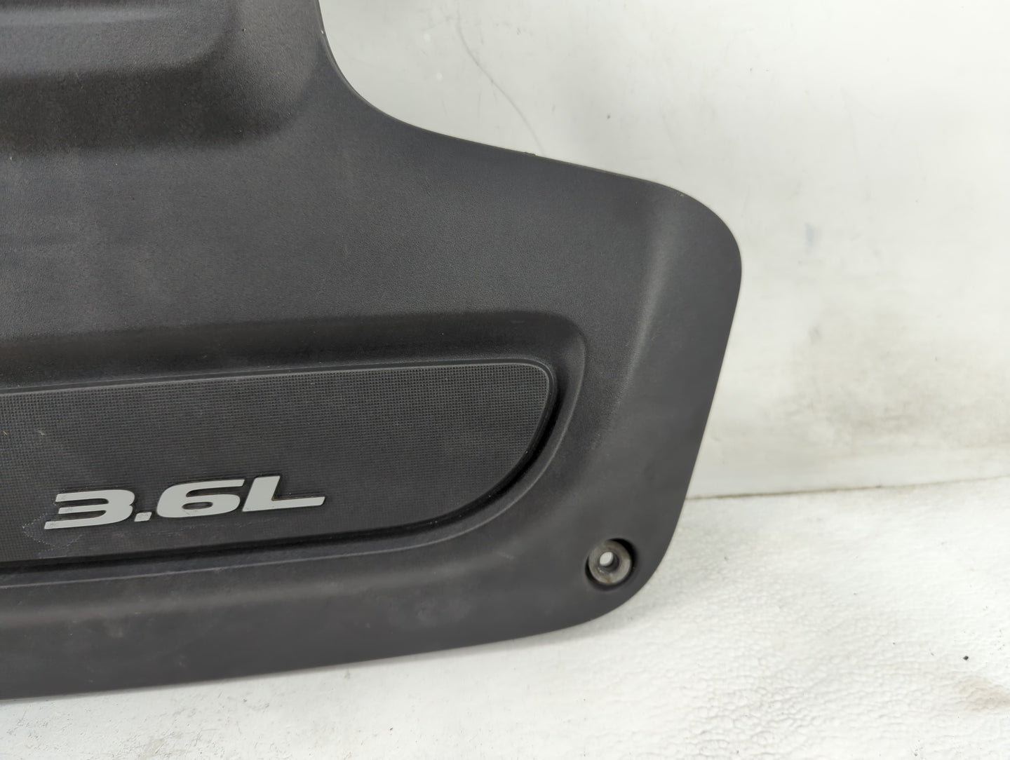 2018 Chrysler Pacifica Engine Cover Black - Oemusedautoparts1.com