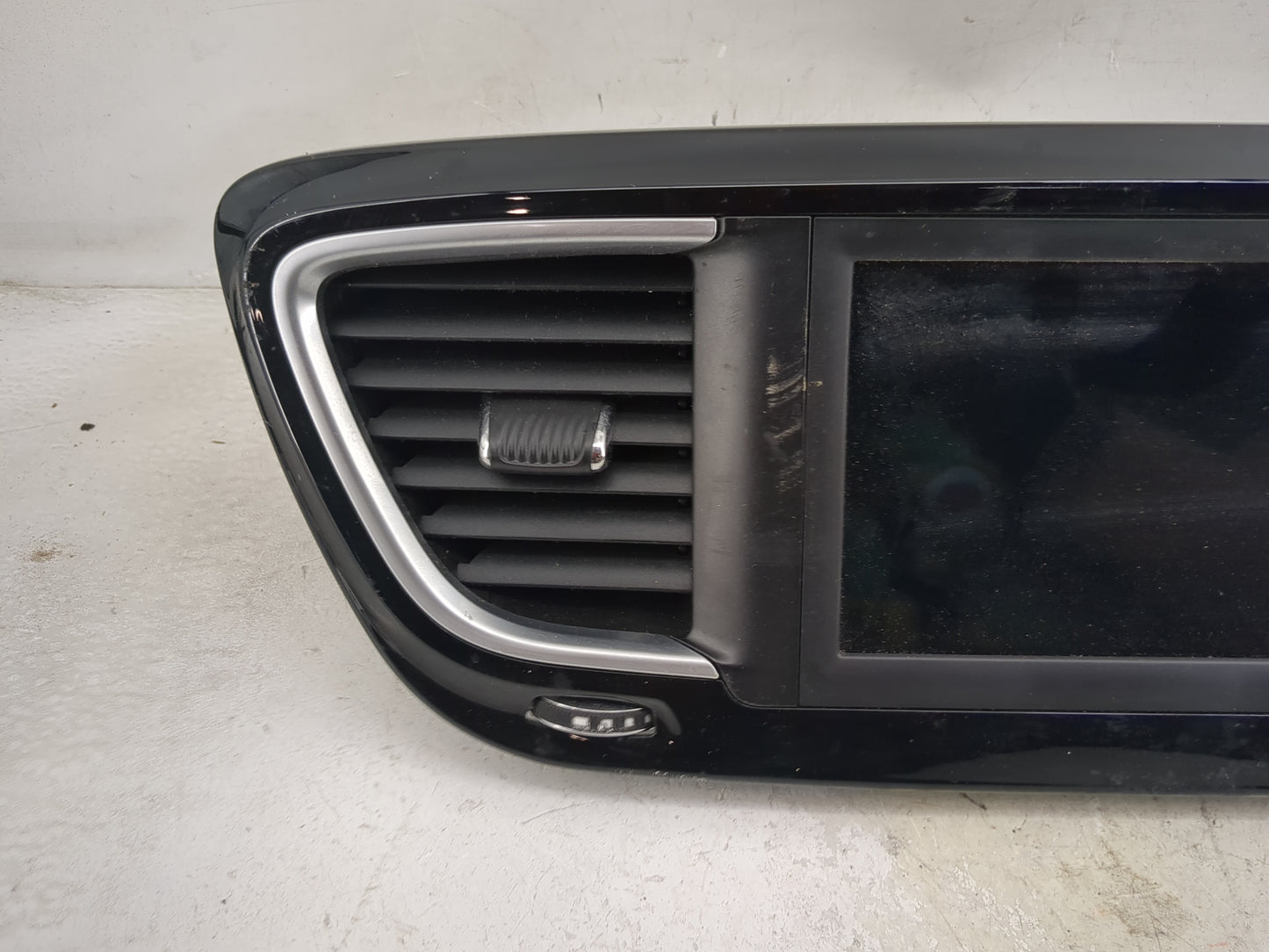 2018 Chrysler Pacifica Information Display Screen 1469849 - Oemusedautoparts1.com