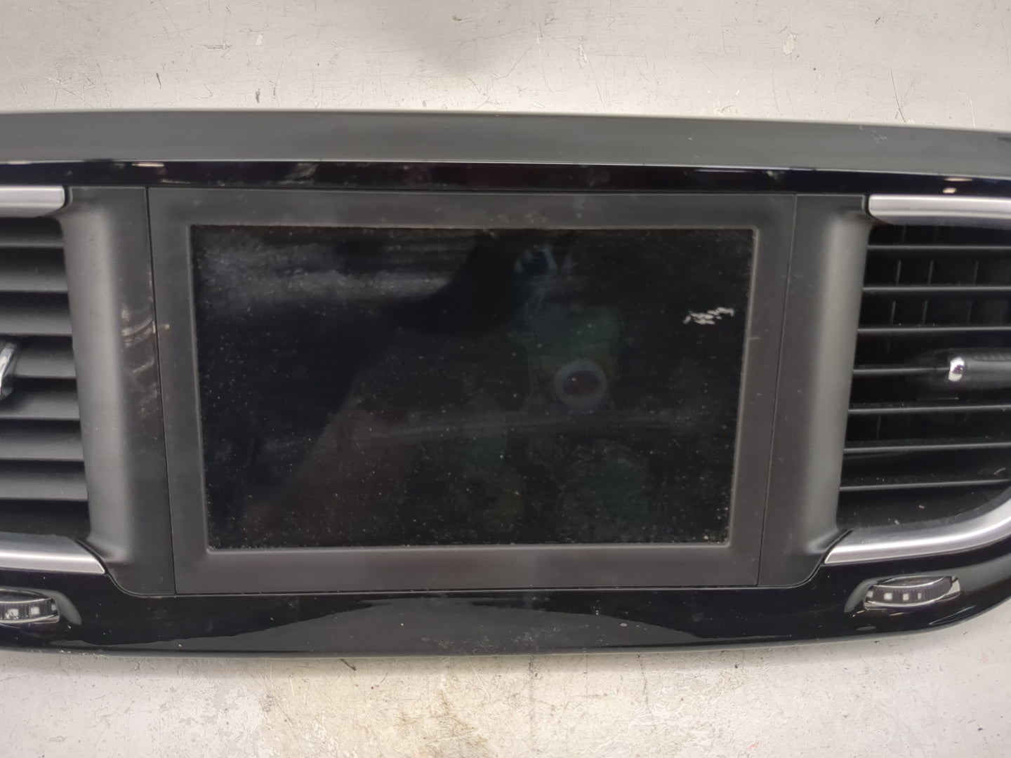 2018 Chrysler Pacifica Information Display Screen 1469849 - Oemusedautoparts1.com