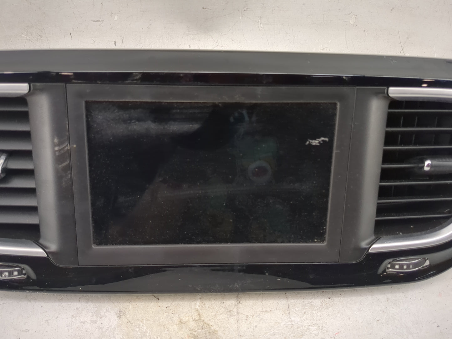 2018 Chrysler Pacifica Information Display Screen 1469849 - Oemusedautoparts1.com