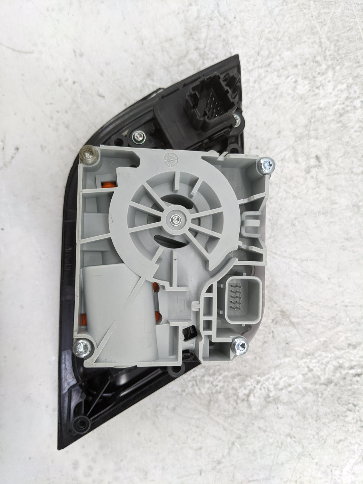 2018 Chrysler Pacifica Floor Console Assembly Shifter Black - Oemusedautoparts1.com