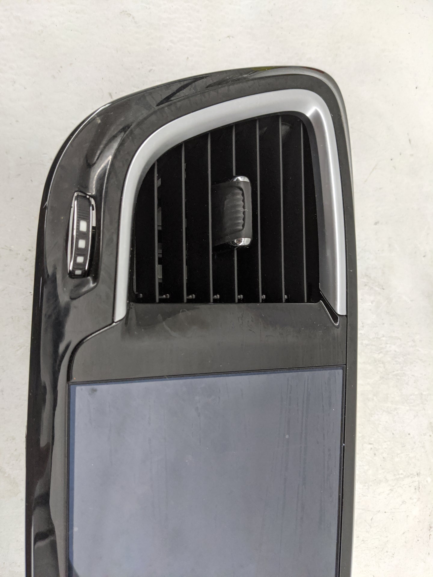 2018-2020 Chrysler Pacifica Information Display Screen 1483224 - Oemusedautoparts1.com