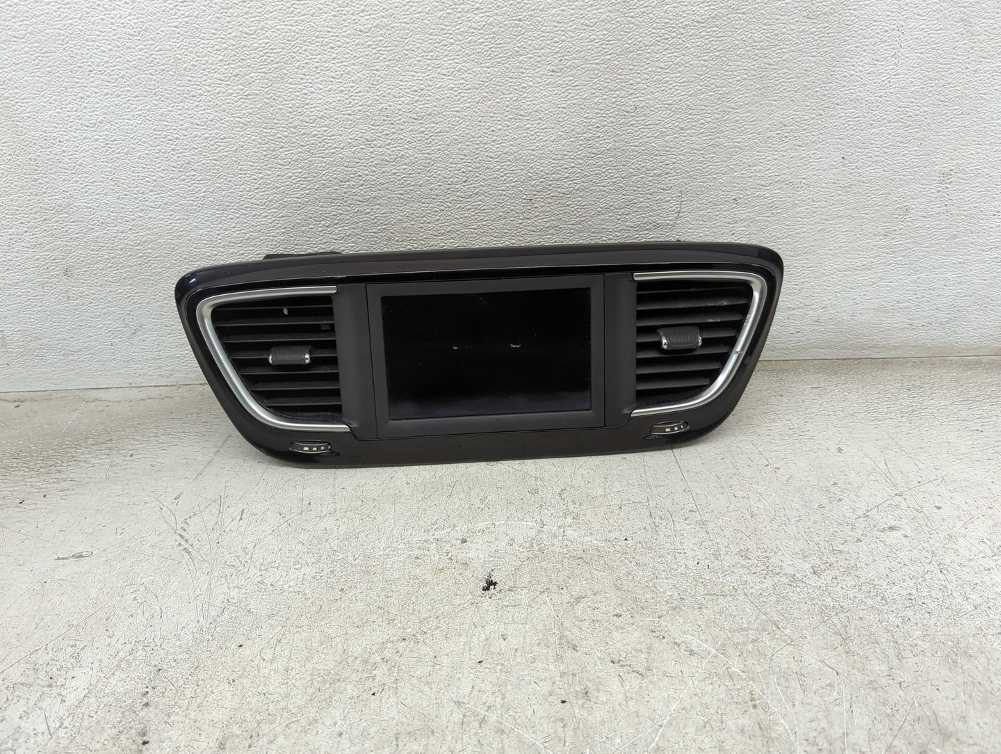 2018-2018 Chrysler Pacifica Information Display Screen - Oemusedautoparts1.com