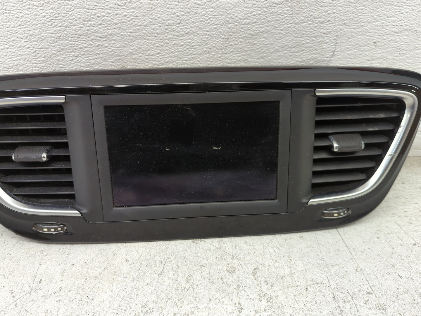 2018-2018 Chrysler Pacifica Information Display Screen - Oemusedautoparts1.com