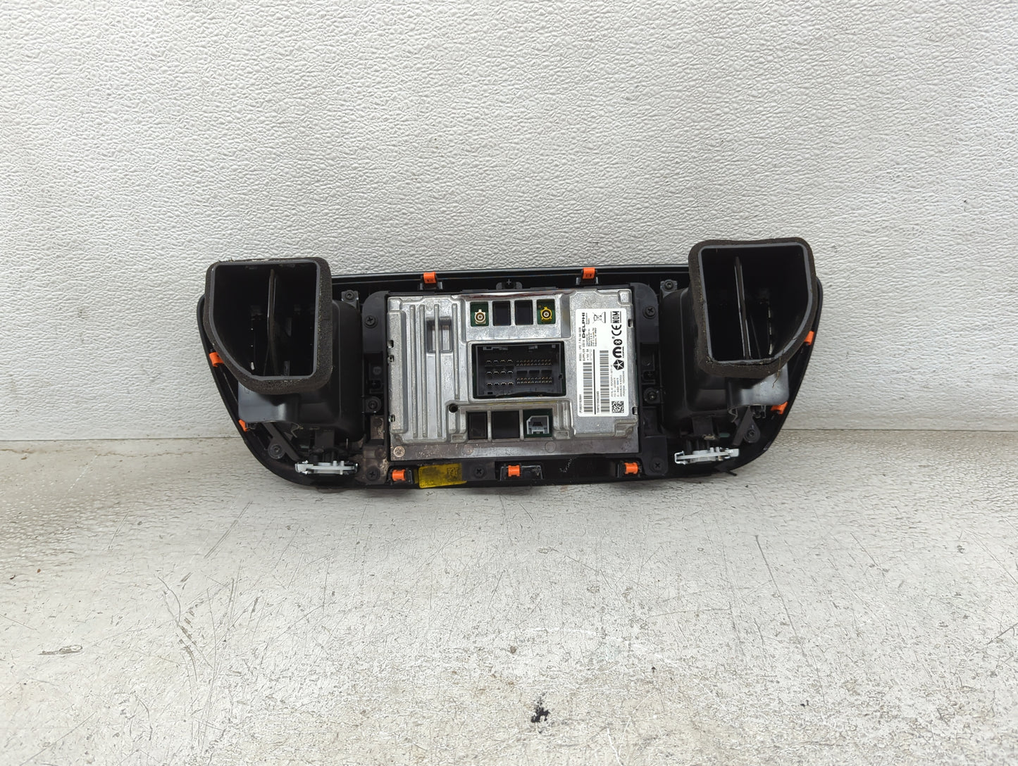 2018-2018 Chrysler Pacifica Information Display Screen - Oemusedautoparts1.com