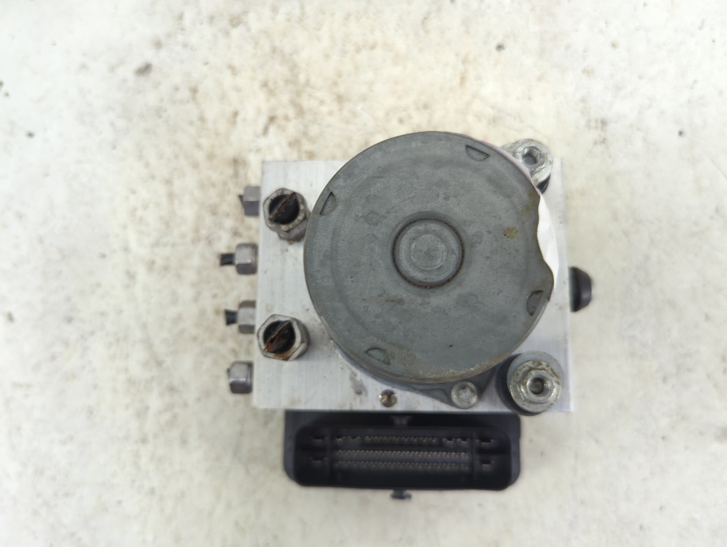 2017-2018 Chrysler Pacifica ABS Pump Control Module Replacement P/N:P68352226AA 68352226AA Fits Fits 2017 2018 OEM Used Auto