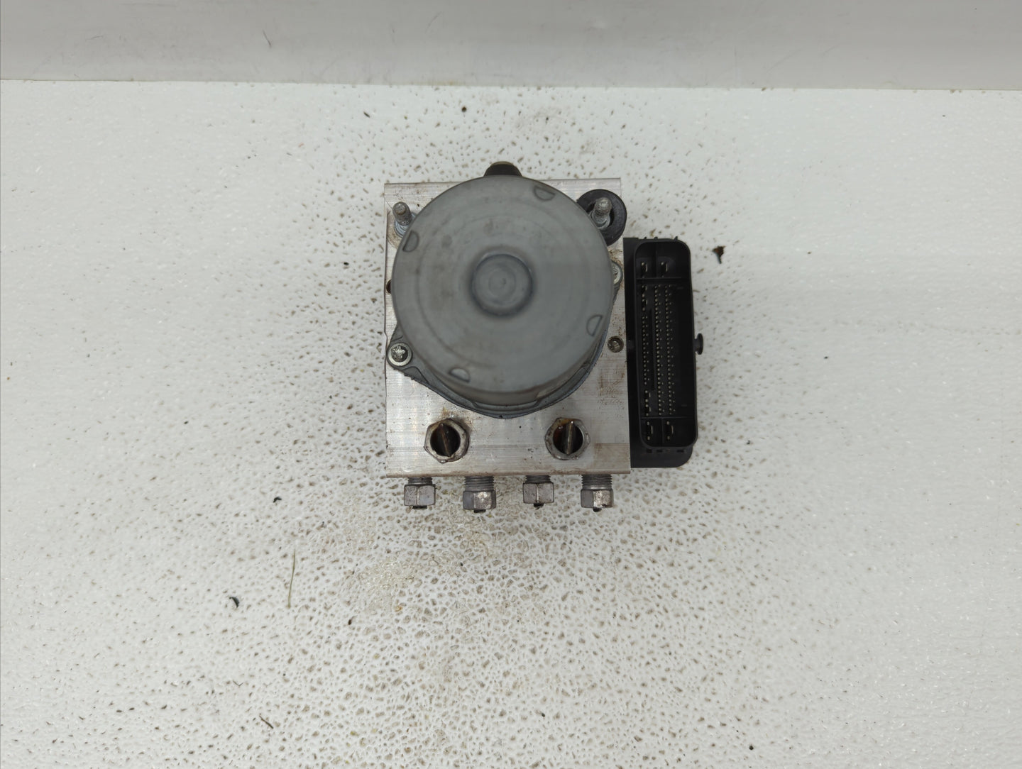 2017-2018 Chrysler Pacifica ABS Pump Control Module Replacement P/N:68330875AA 68352226AA, P68330875AB Fits Fits 2017 2018 O