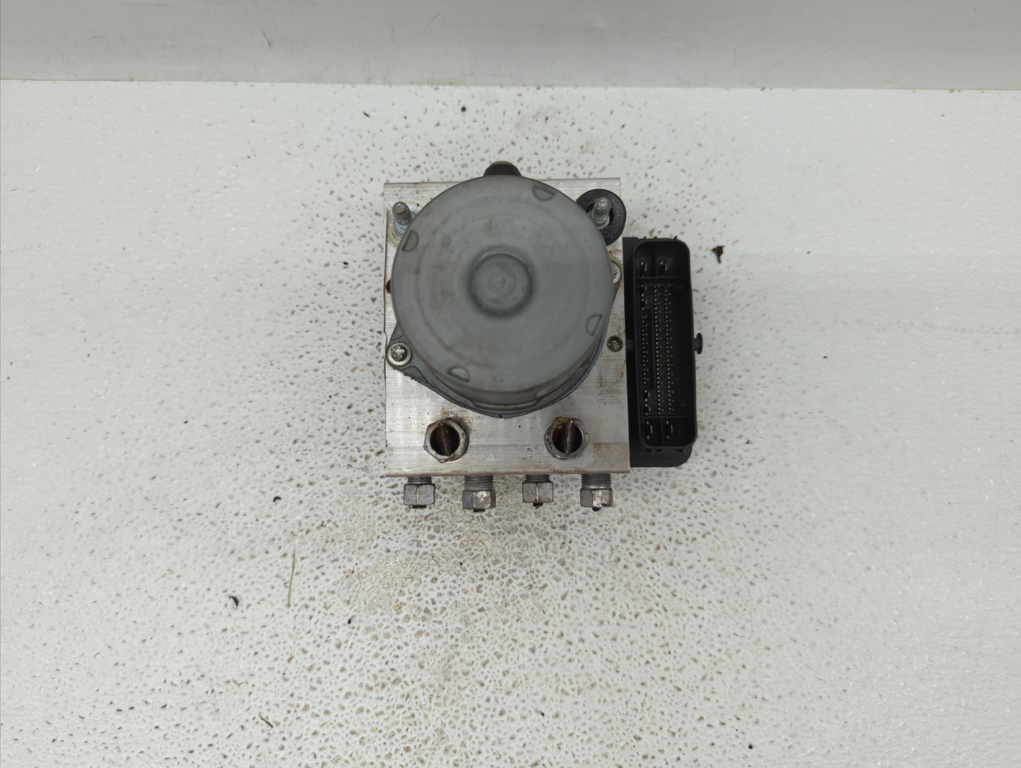 2017-2018 Chrysler Pacifica ABS Pump Control Module Replacement P/N:68330875AA 68352226AA, P68330875AB Fits Fits 2017 2018 O