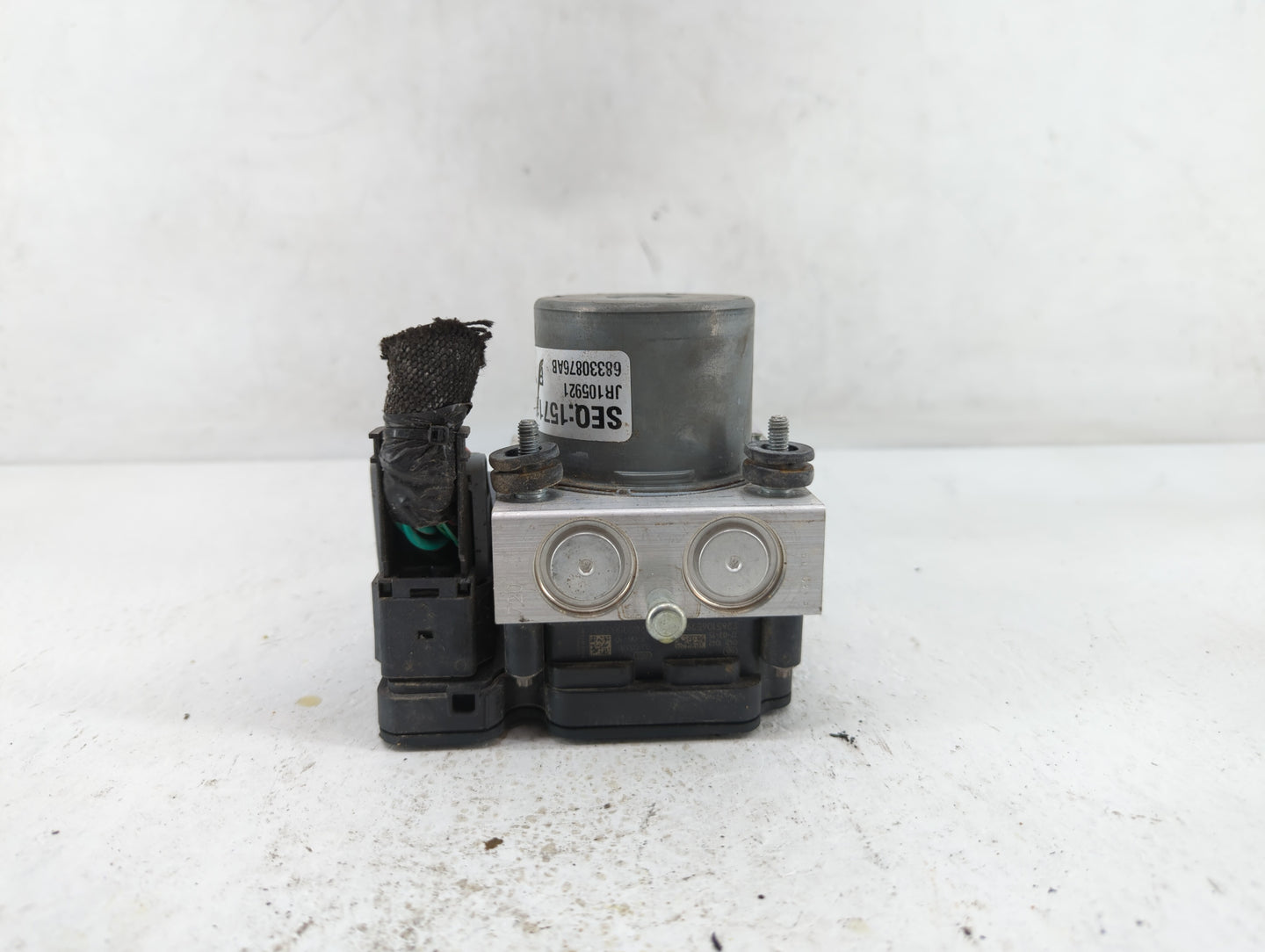 2017-2018 Chrysler Pacifica ABS Pump Control Module Replacement P/N:1571150 Fits Fits 2017 2018 OEM Used Auto Parts - Oemuse